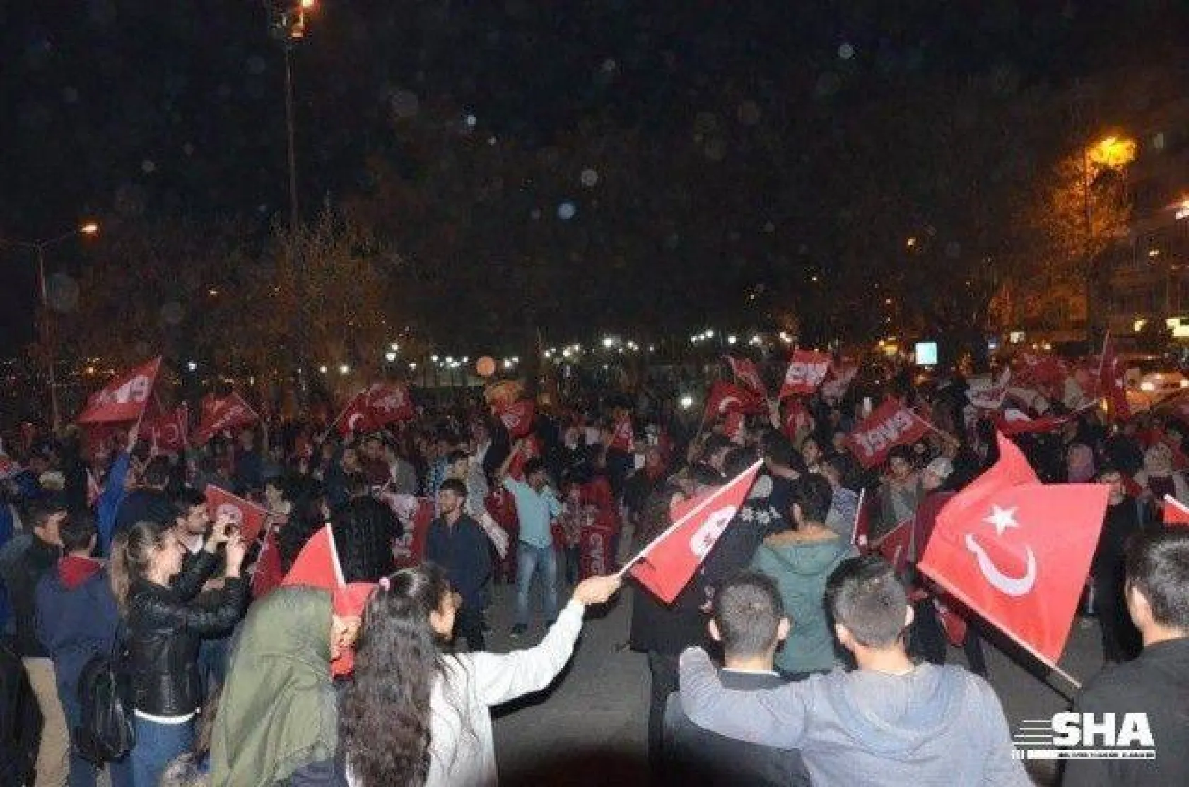 Silivri AK Parti'de Referandum kutlaması [Foto Galeri]