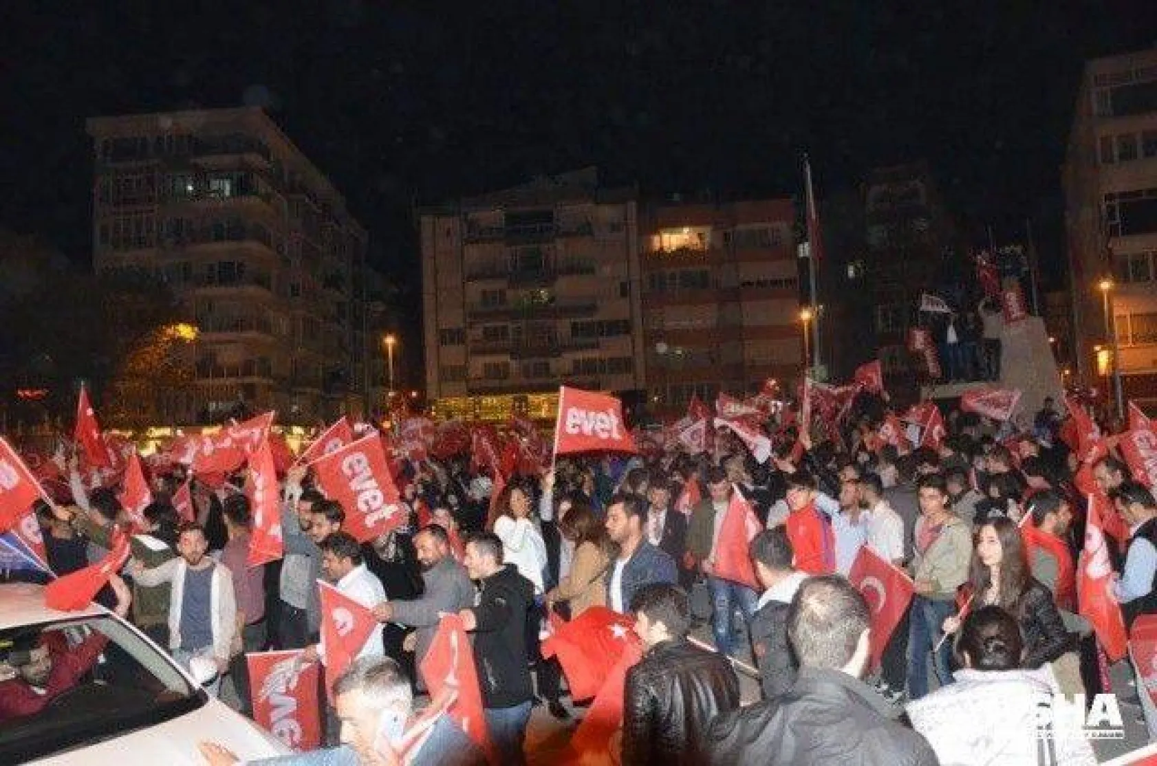 Silivri AK Parti'de Referandum kutlaması [Foto Galeri]
