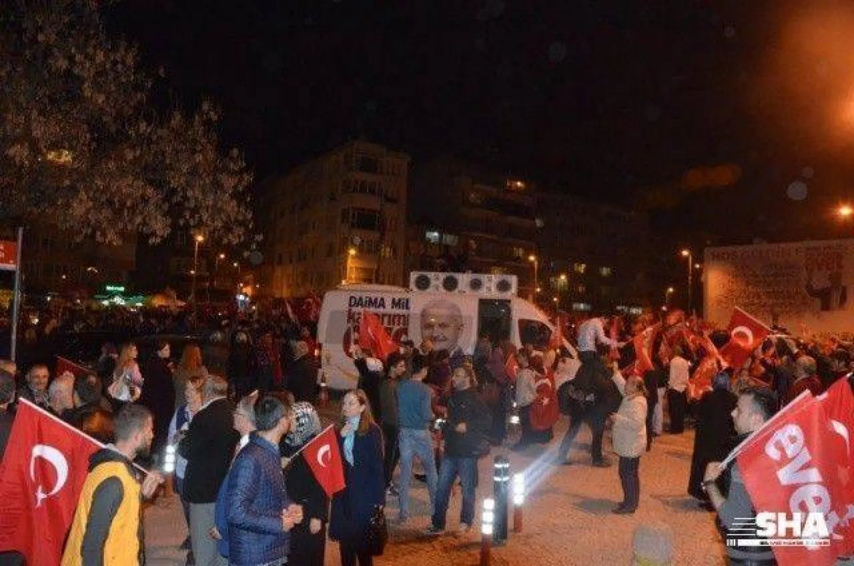 Silivri AK Parti'de Referandum kutlaması [Foto Galeri]