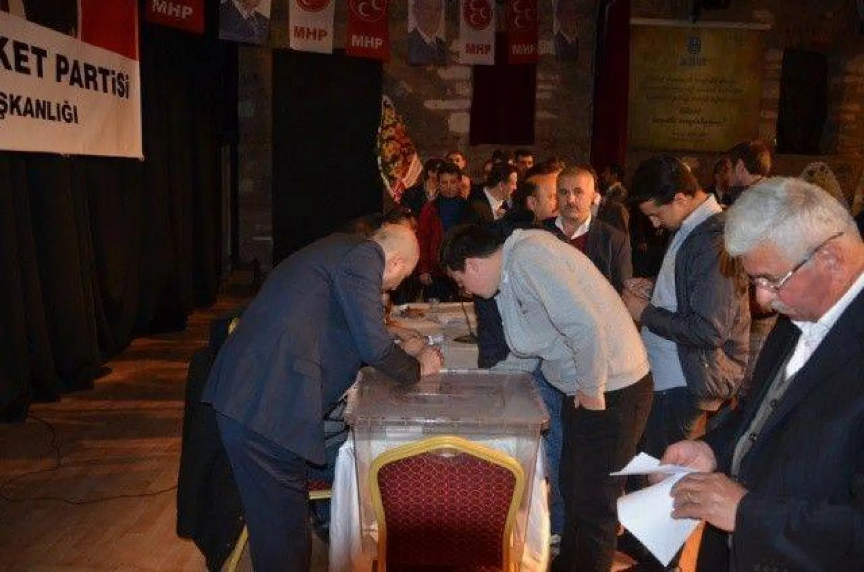 MHP İlçe Başkanlığı'na Zafer Yalçın seçildi