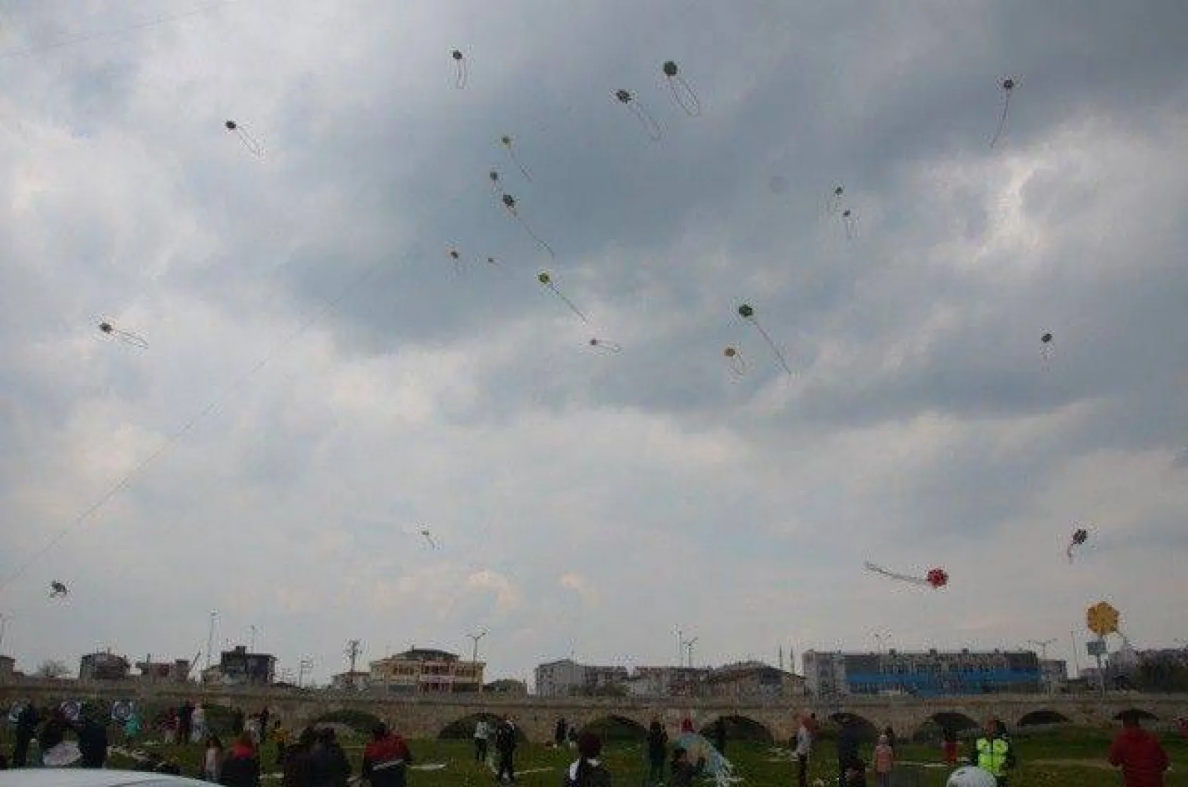 Rotary Kulübü'nden uçurtma şenliği