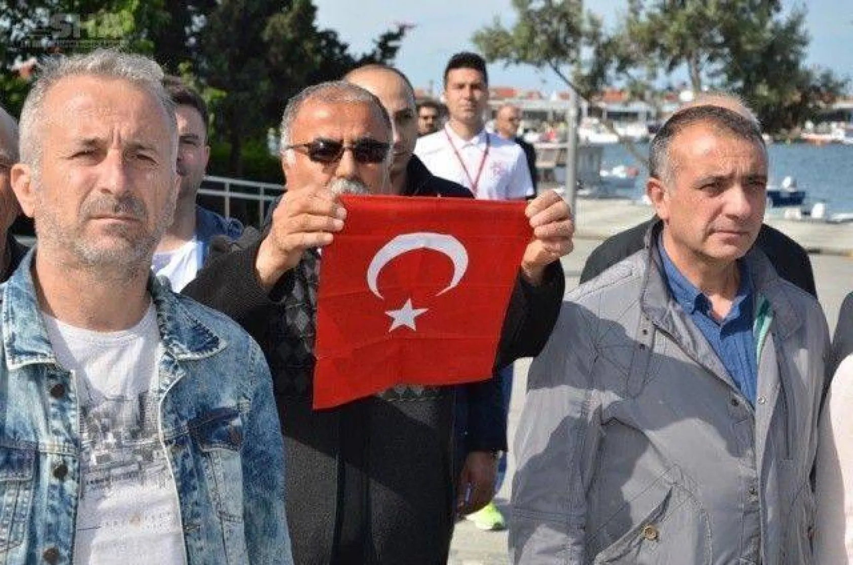 19 Mayıs törenleri çelenk sunumu ile başladı