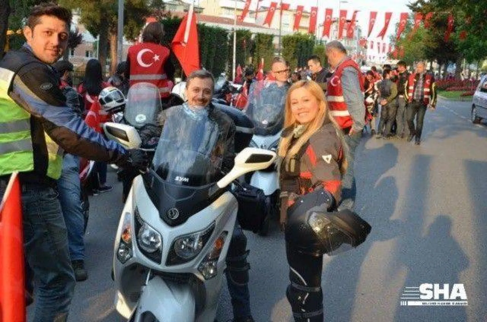 19 Mayıs coşkusu Fener alayı ile devam ediyor