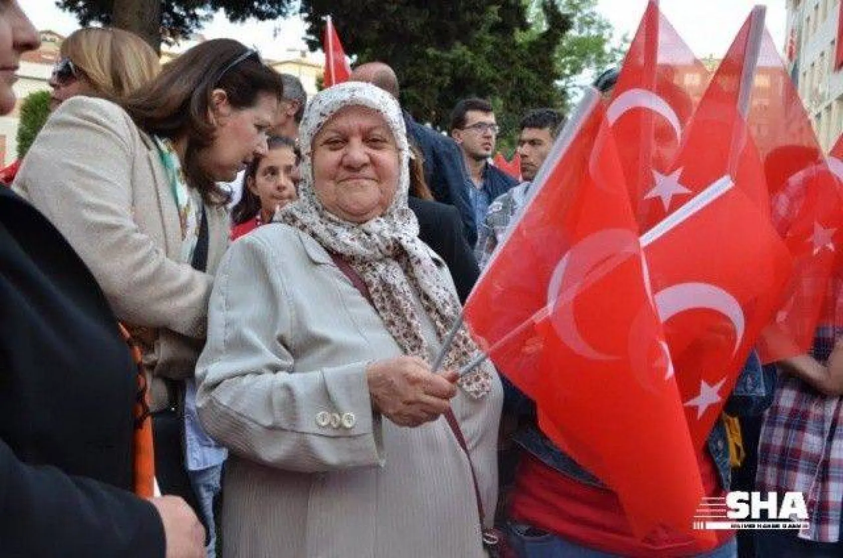 19 Mayıs coşkusu Fener alayı ile devam ediyor