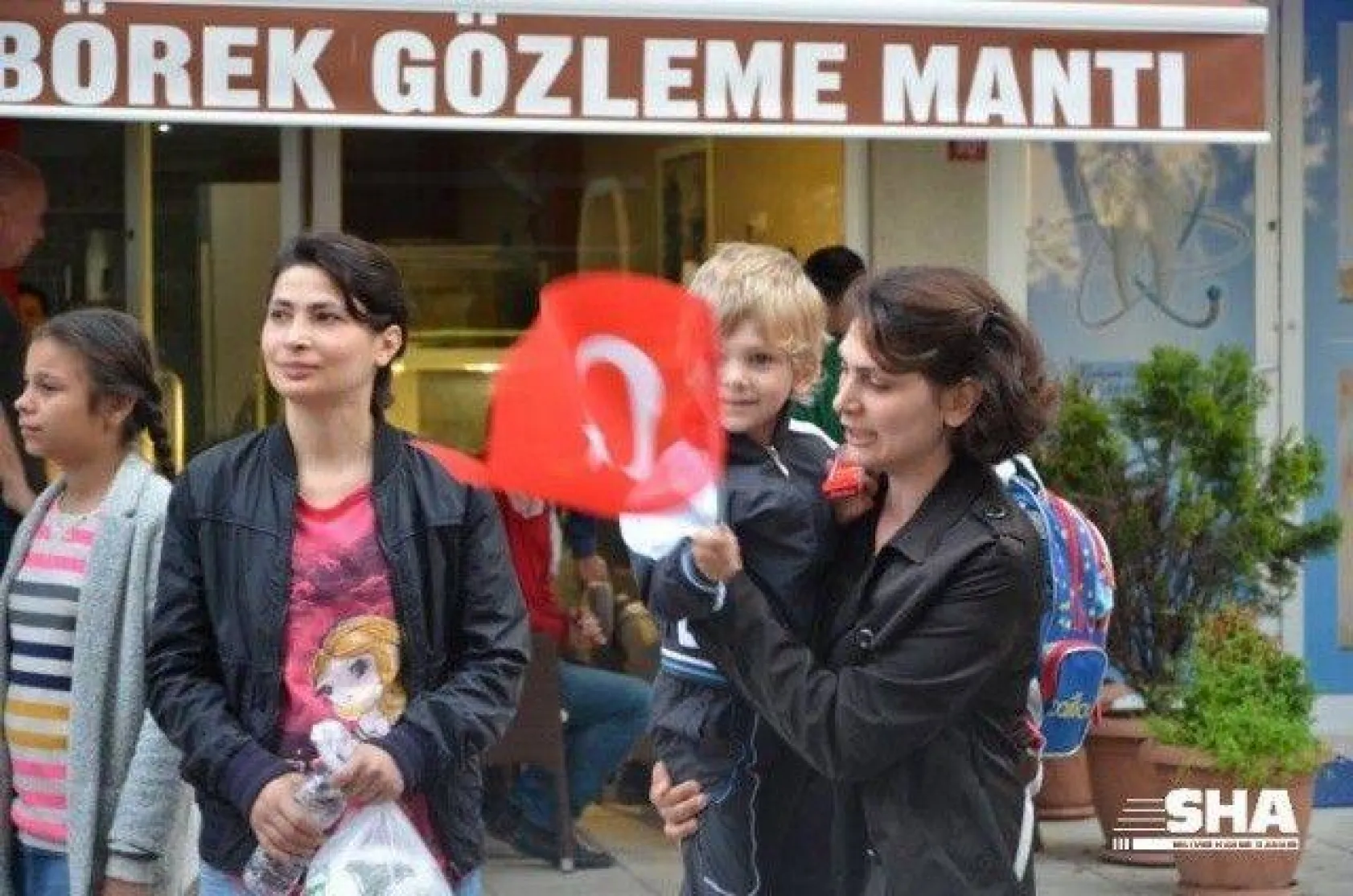 19 Mayıs coşkusu Fener alayı ile devam ediyor