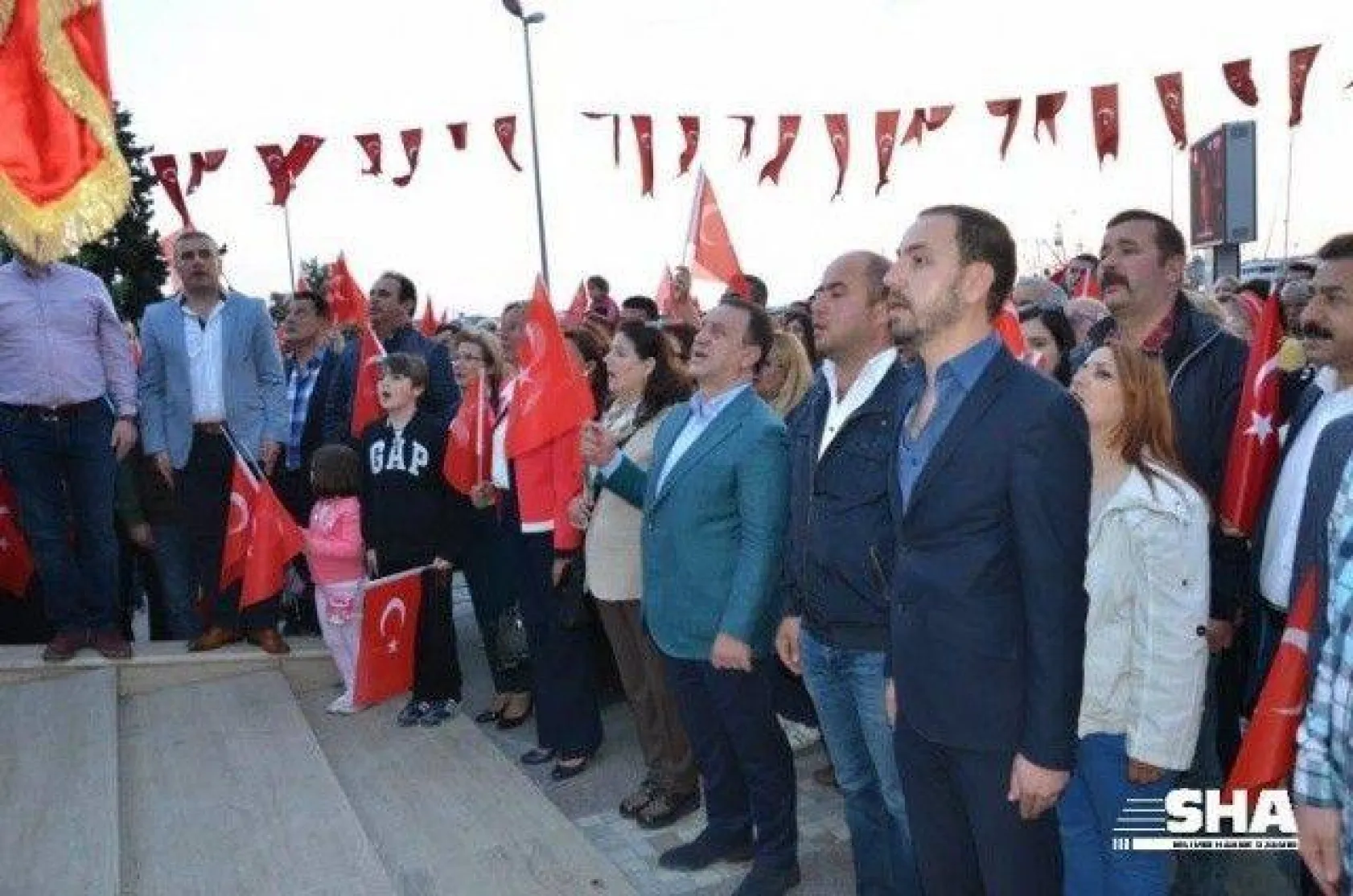 19 Mayıs coşkusu Fener alayı ile devam ediyor