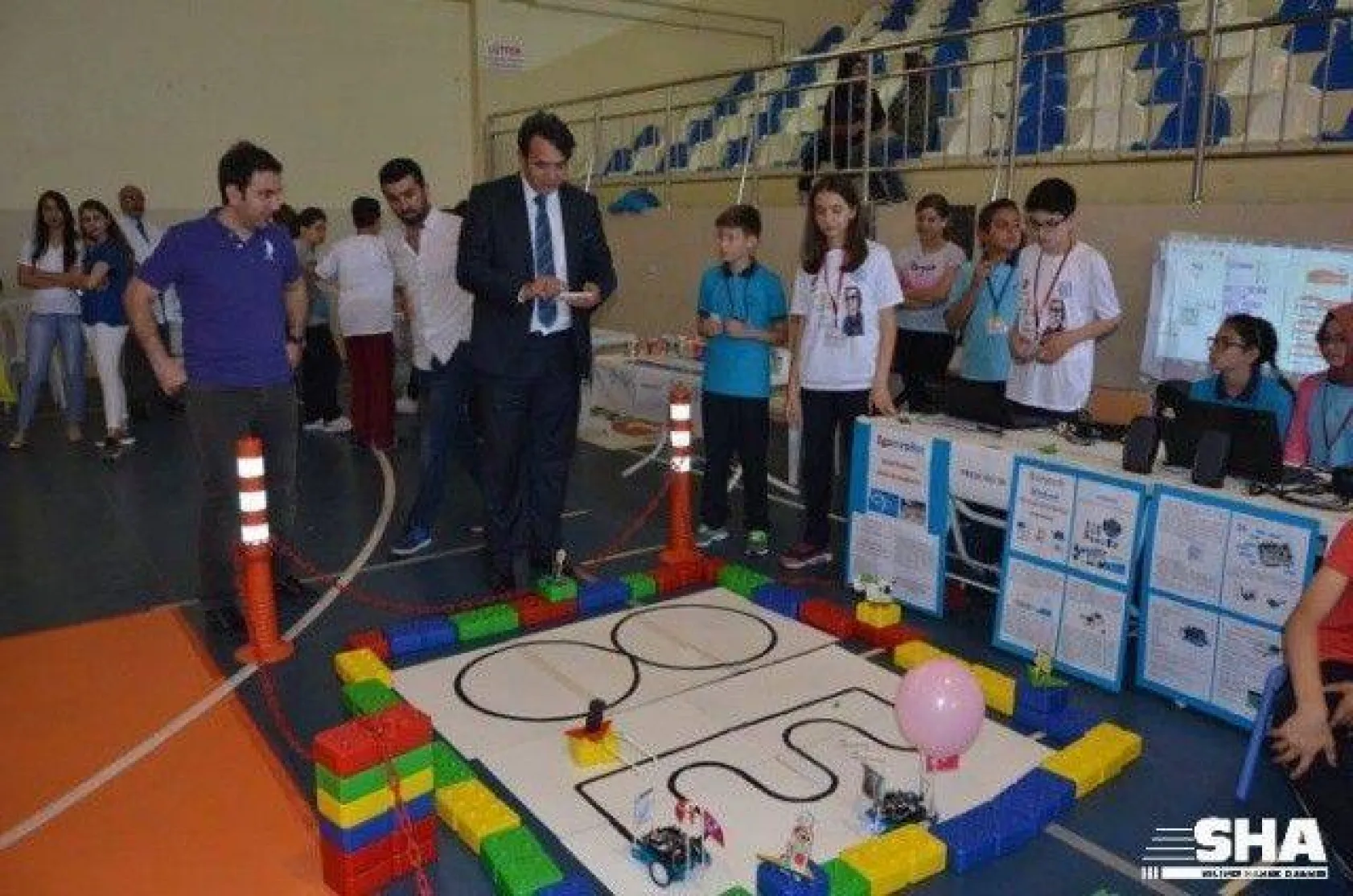 Ortaokul öğrencilerinden bilim fuarı