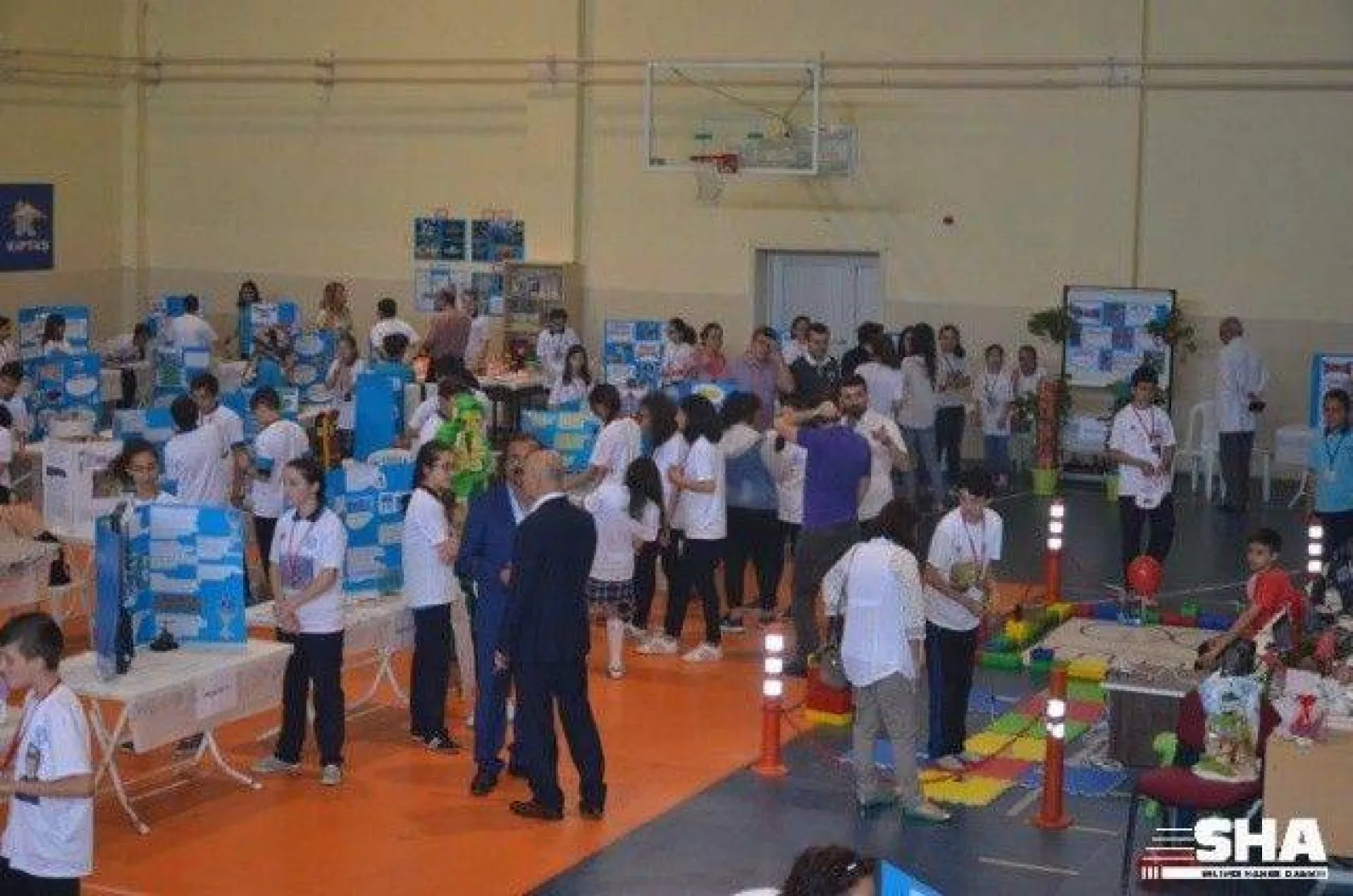 Ortaokul öğrencilerinden bilim fuarı