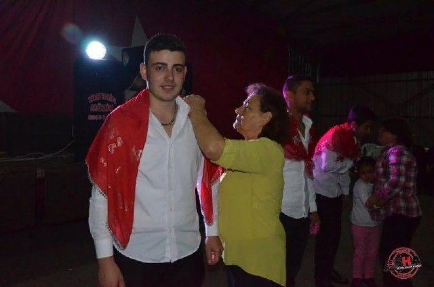 Düğün gibi asker eğlencesi