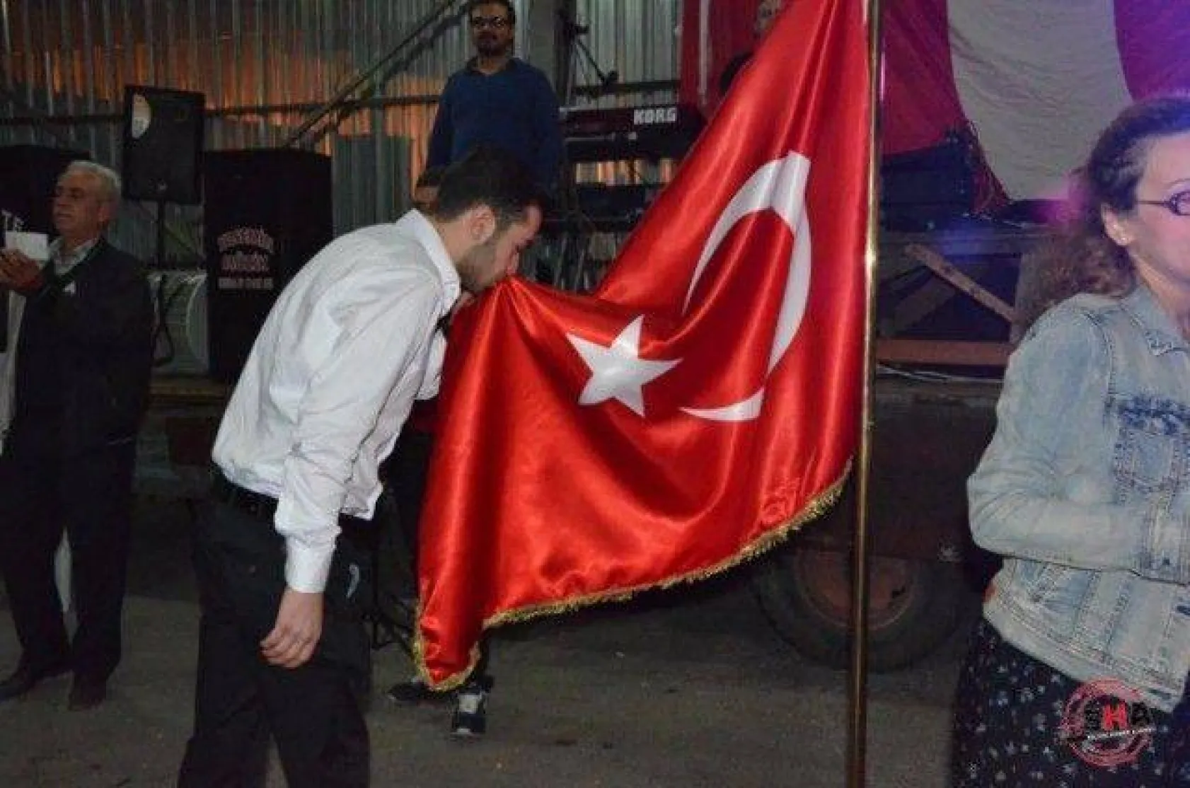 Düğün gibi asker eğlencesi