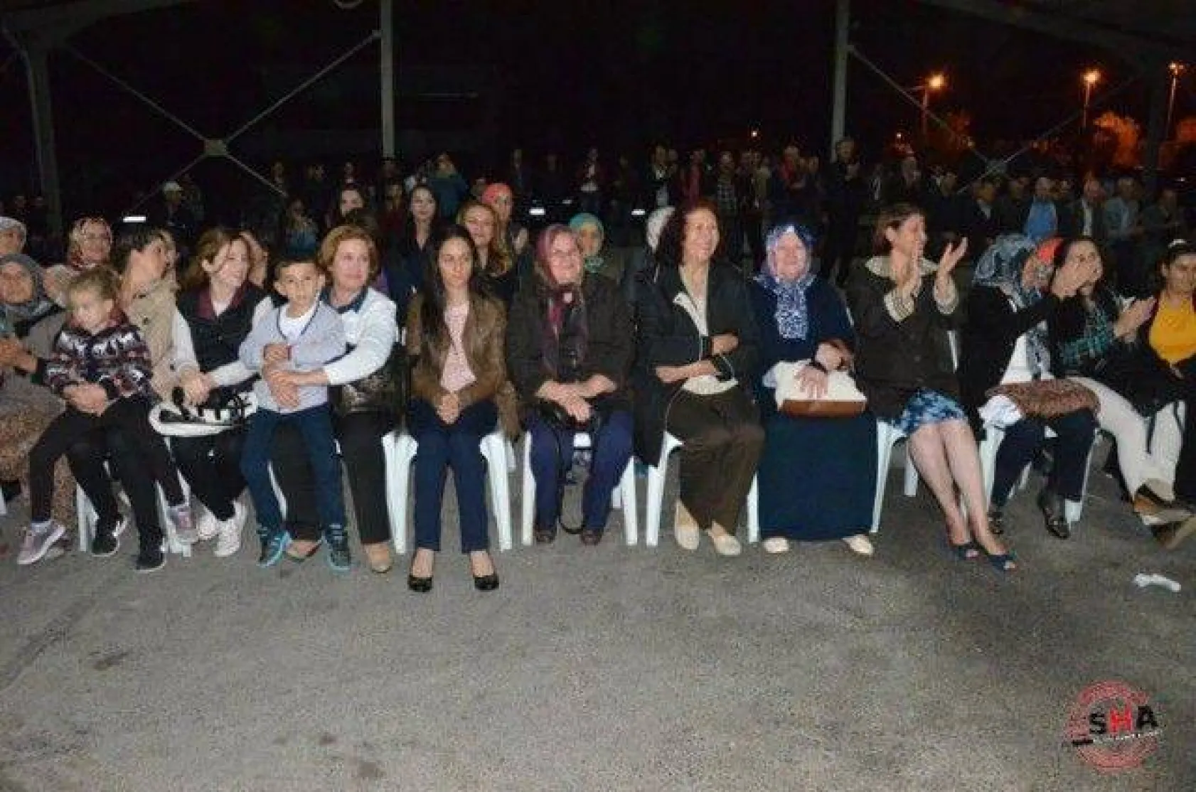 Düğün gibi asker eğlencesi