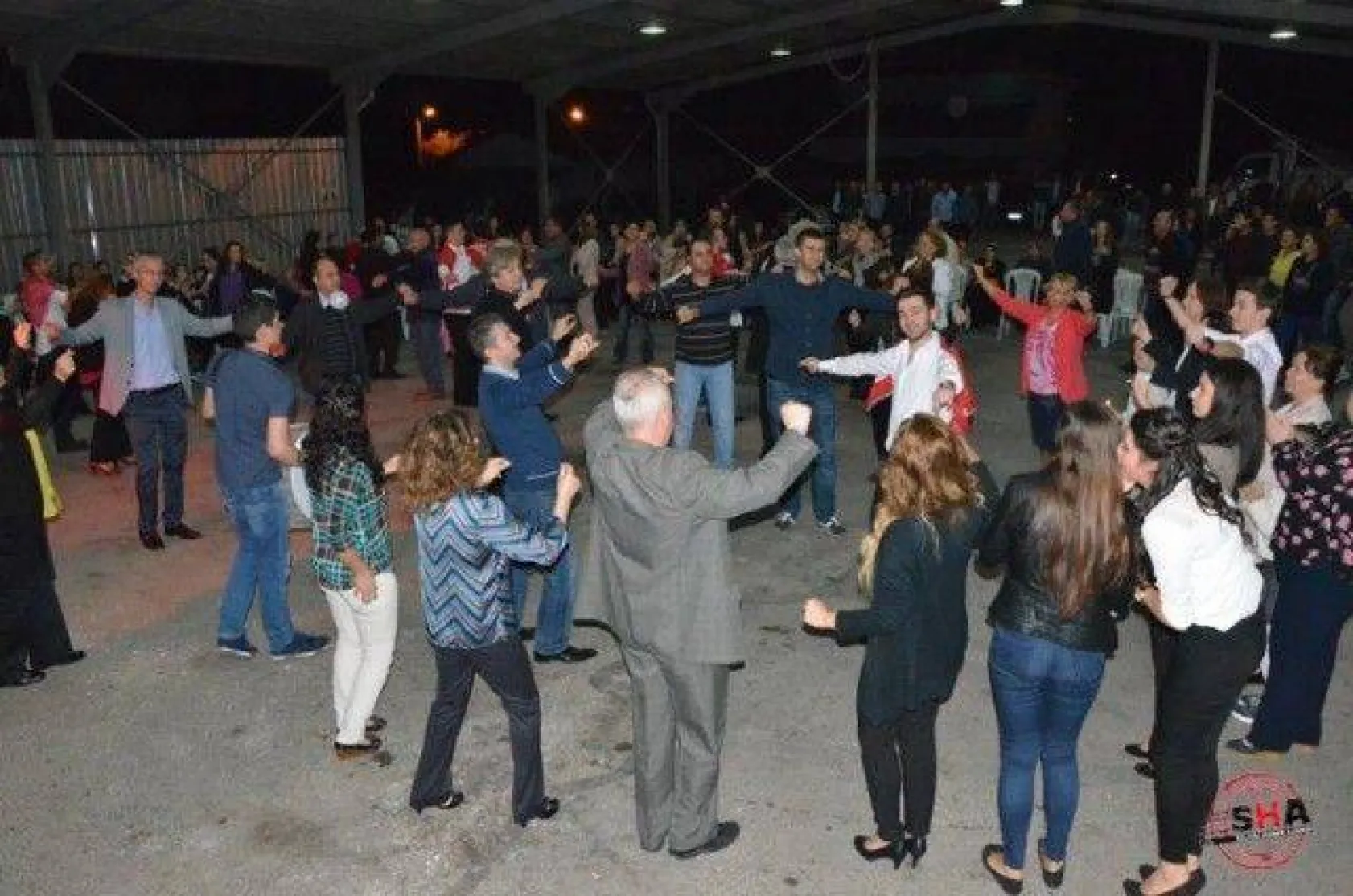 Düğün gibi asker eğlencesi