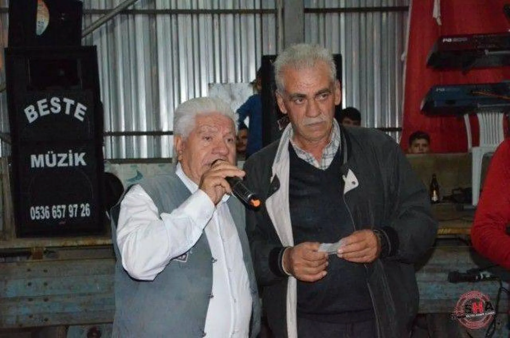 Düğün gibi asker eğlencesi