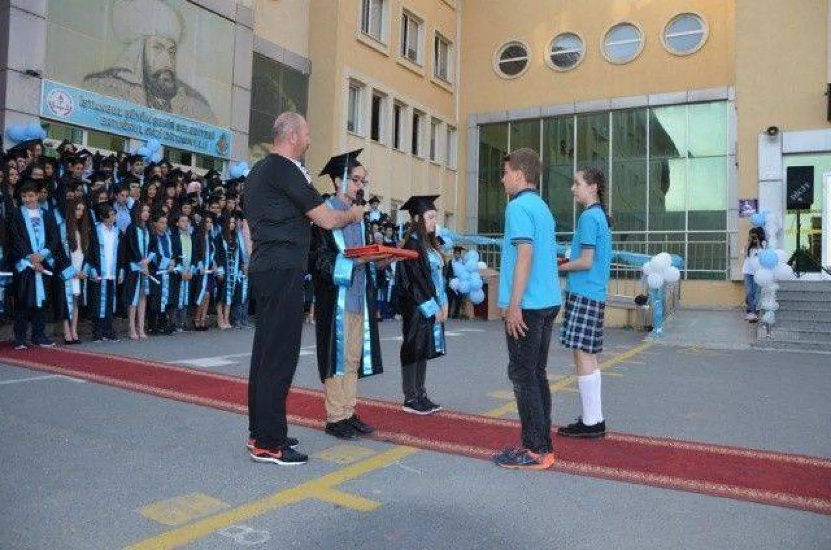 Ertuğrul Gazi'de mezuniyet coşkusu