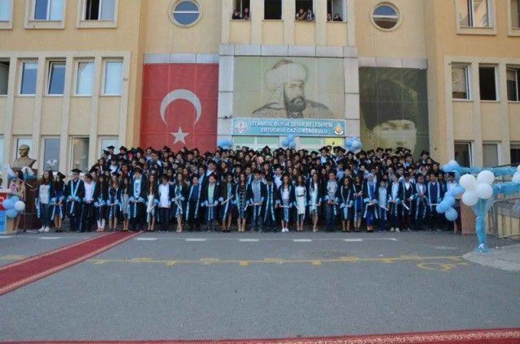 Ertuğrul Gazi'de mezuniyet coşkusu