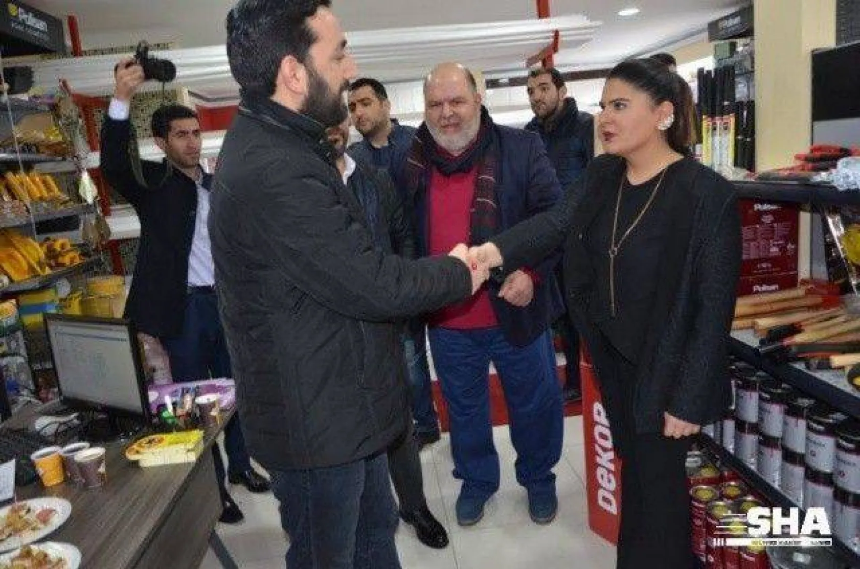 Hanedan, dualarla açıldı