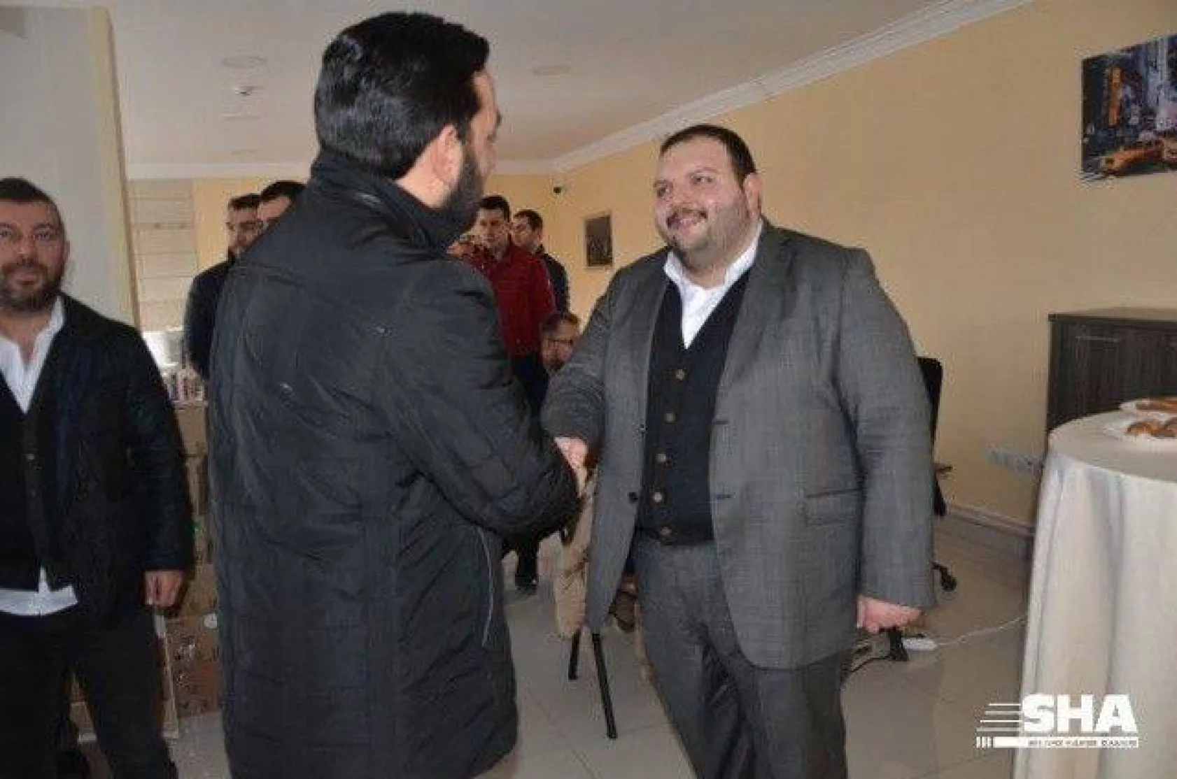 Hanedan, dualarla açıldı