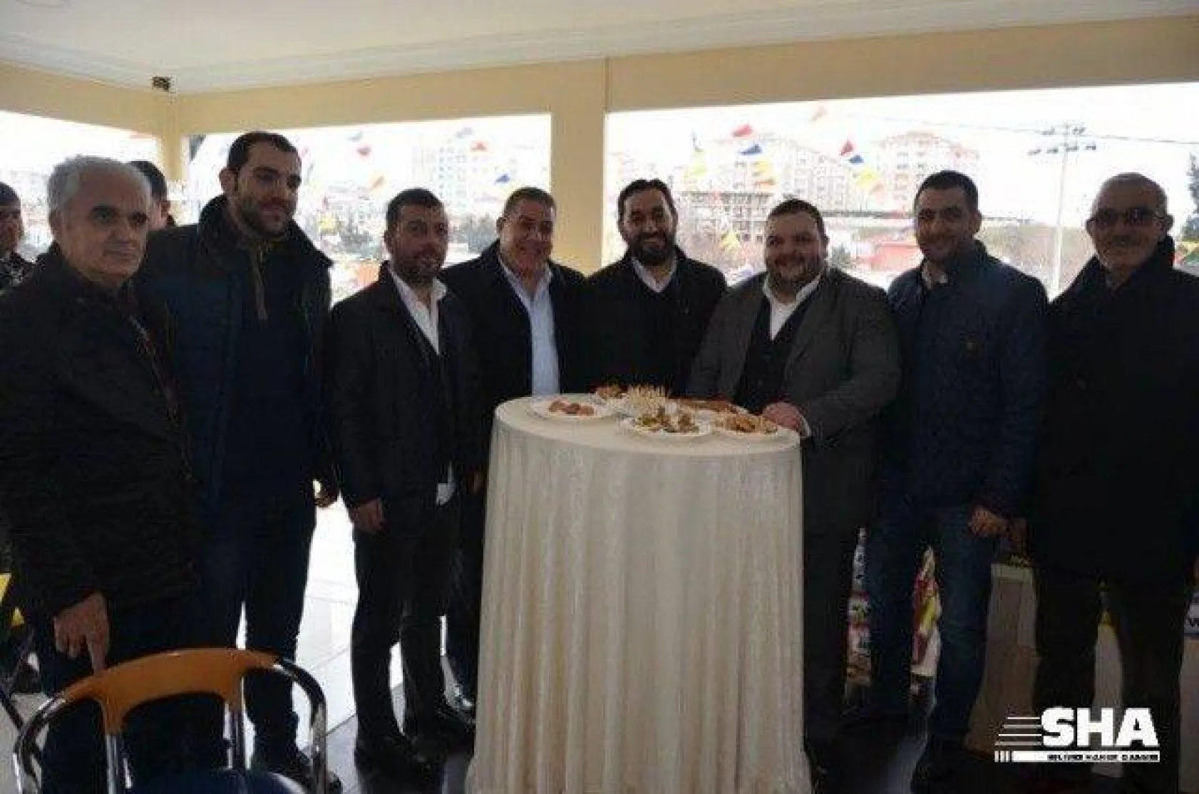 Hanedan, dualarla açıldı