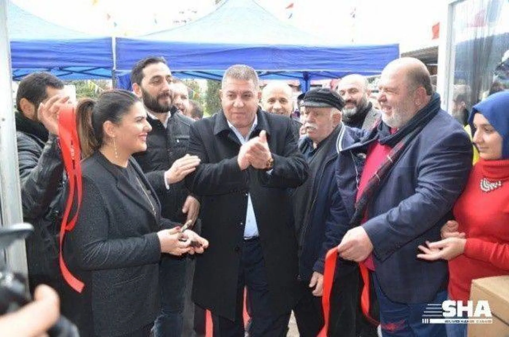 Hanedan, dualarla açıldı