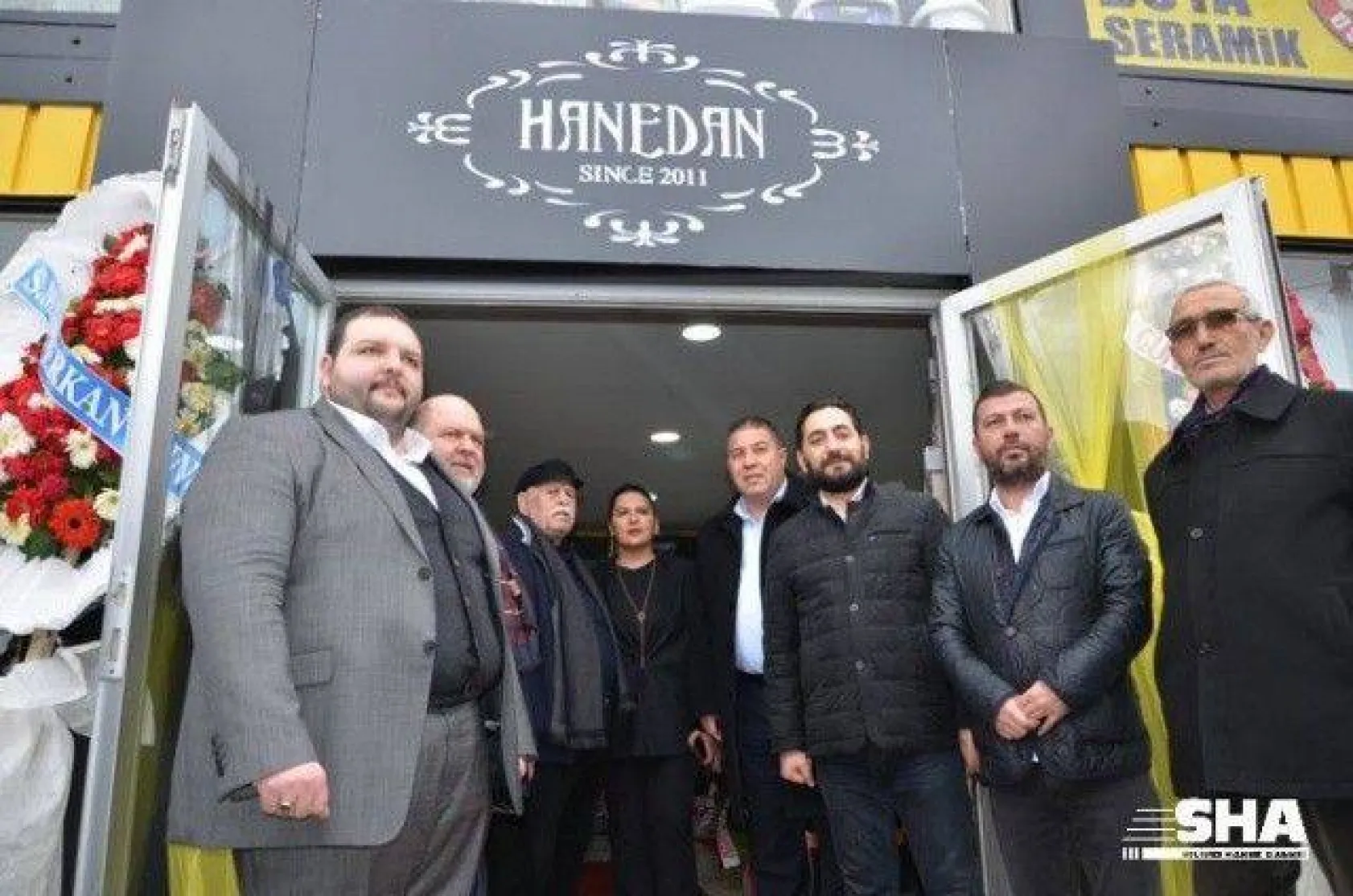 Hanedan, dualarla açıldı