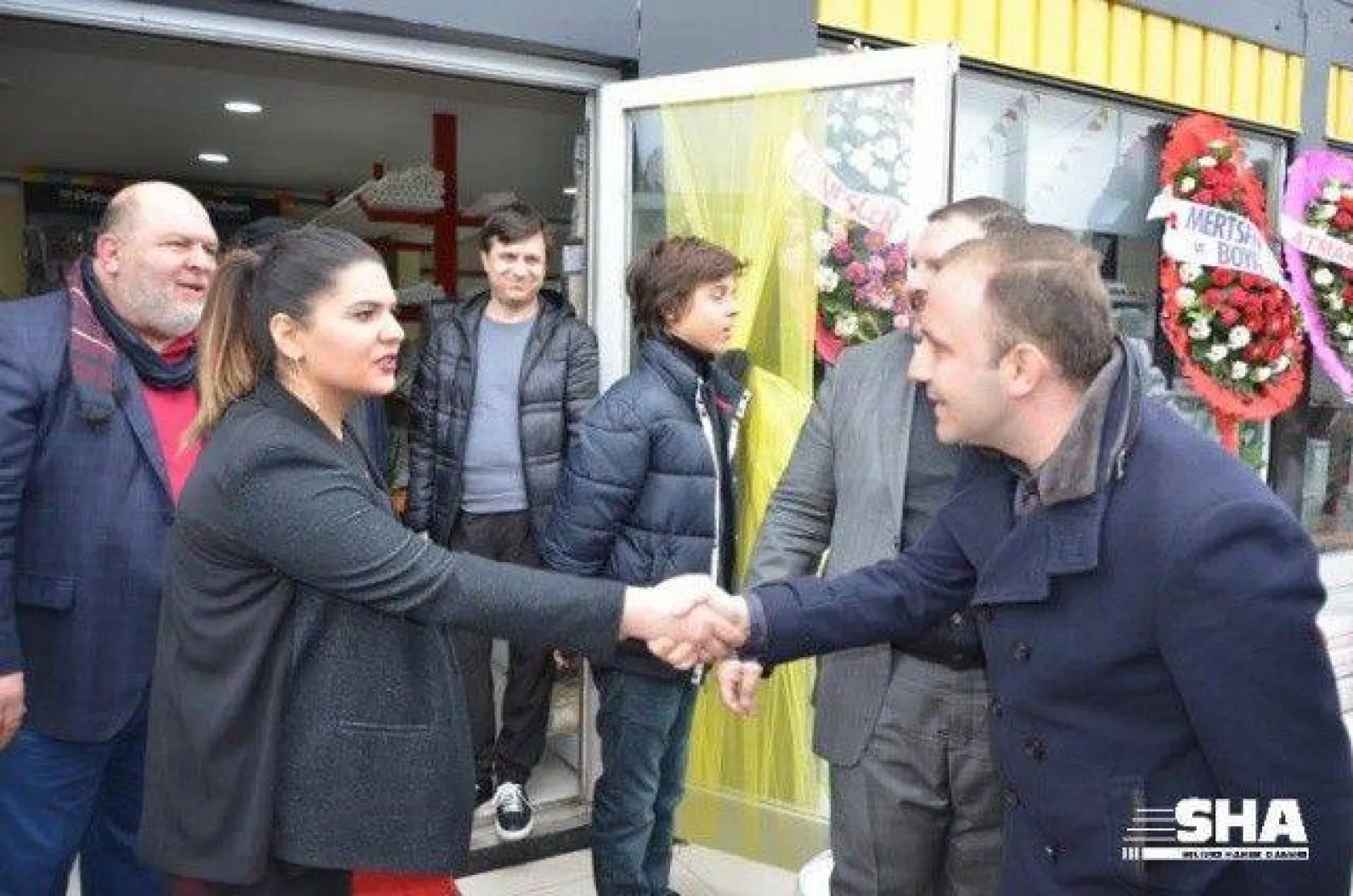 Hanedan, dualarla açıldı