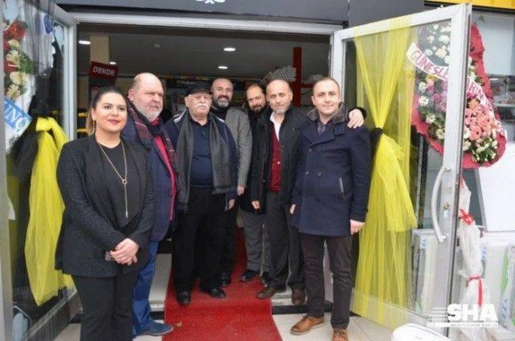 Hanedan, dualarla açıldı