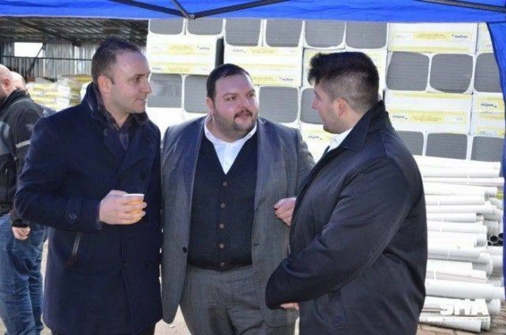 Hanedan, dualarla açıldı