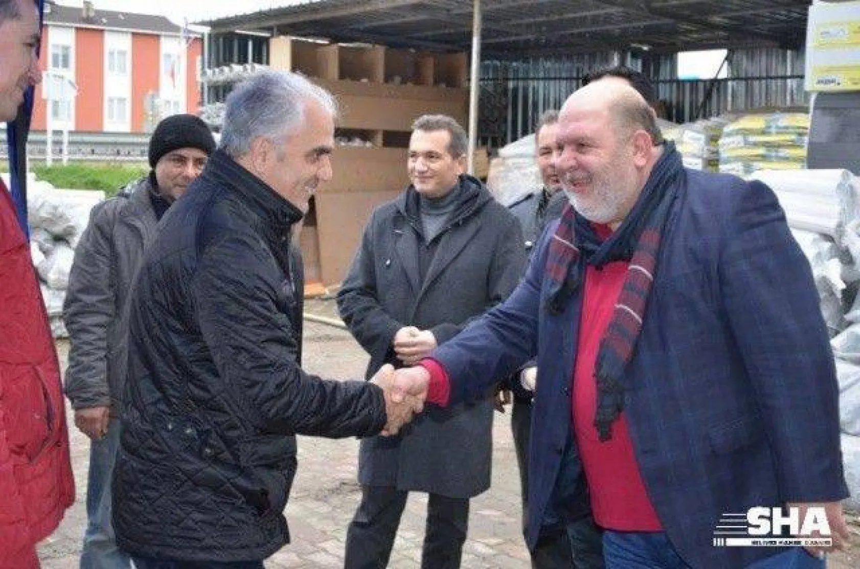 Hanedan, dualarla açıldı