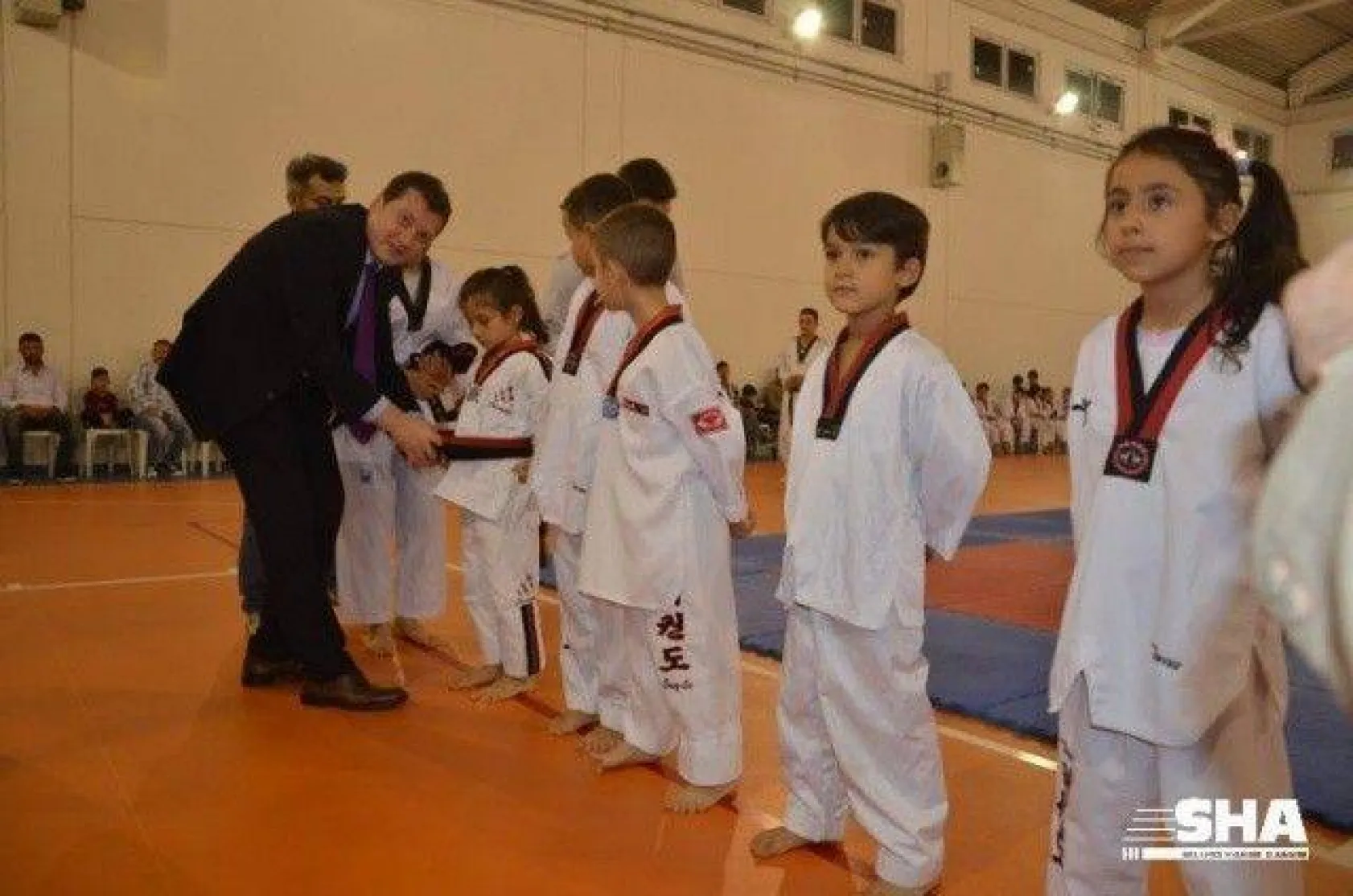 Öğrenciler yeni kuşaklarını aldı