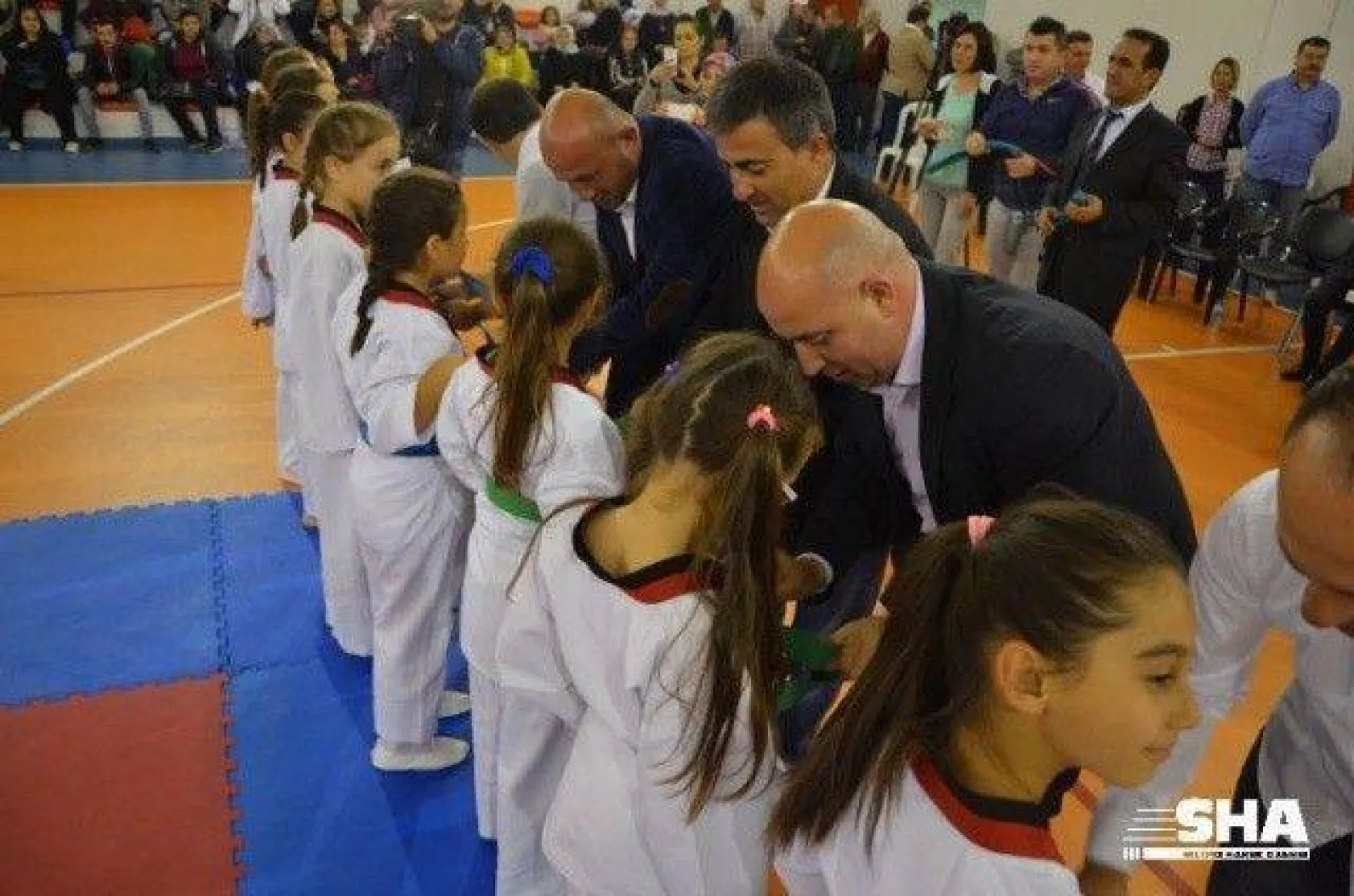 Öğrenciler yeni kuşaklarını aldı