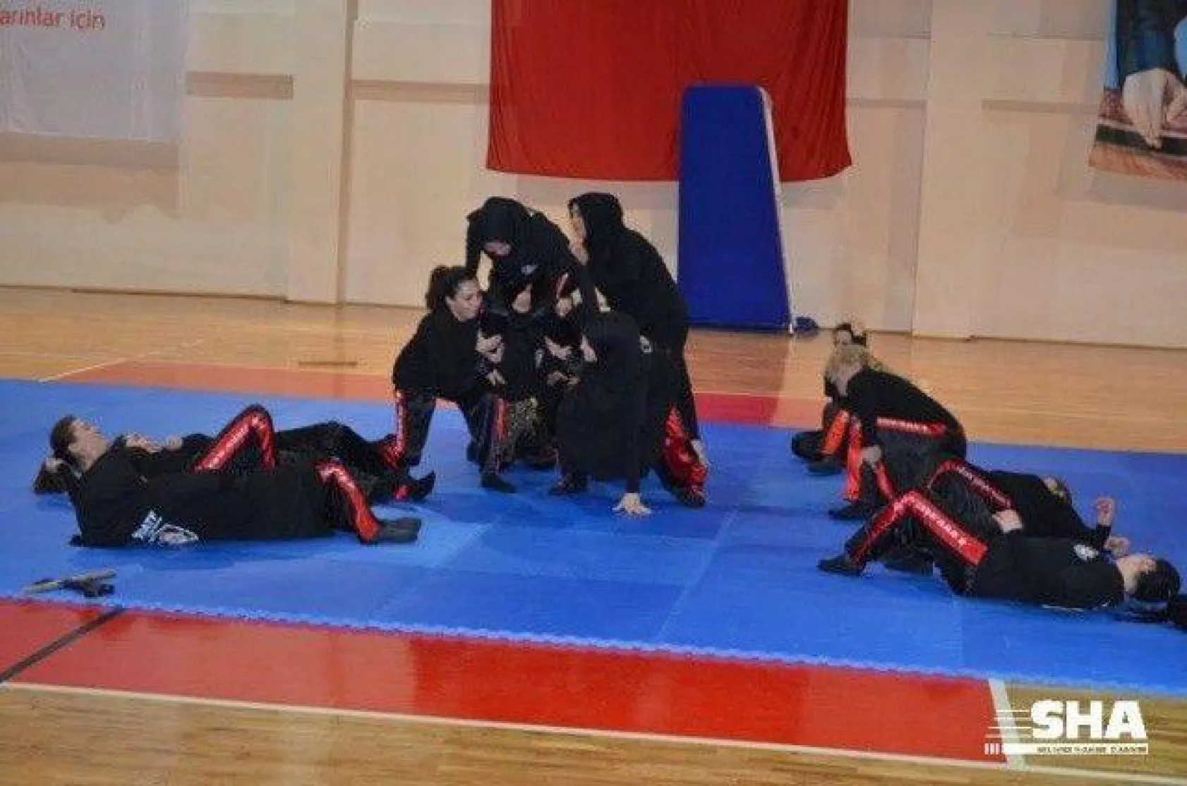 Yakın savunma teknikleri öğrendiler