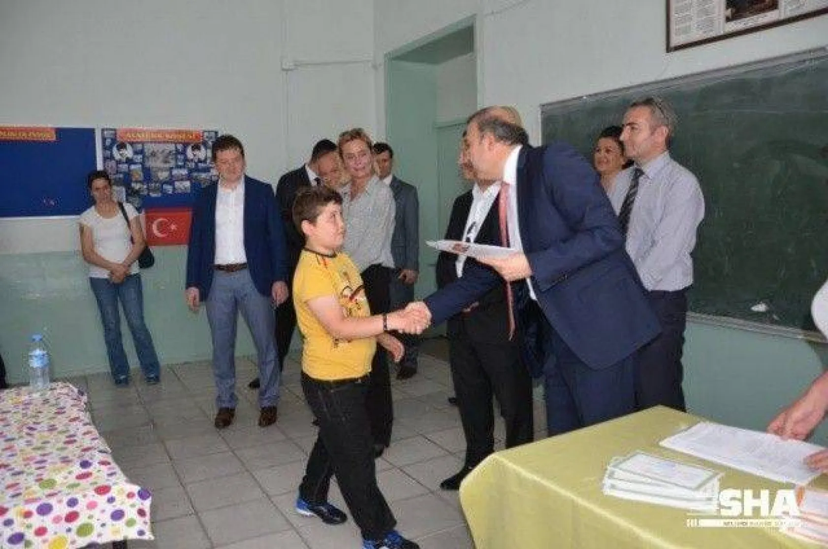 Yaklaşık 27 bin öğrenci bugün karne aldı