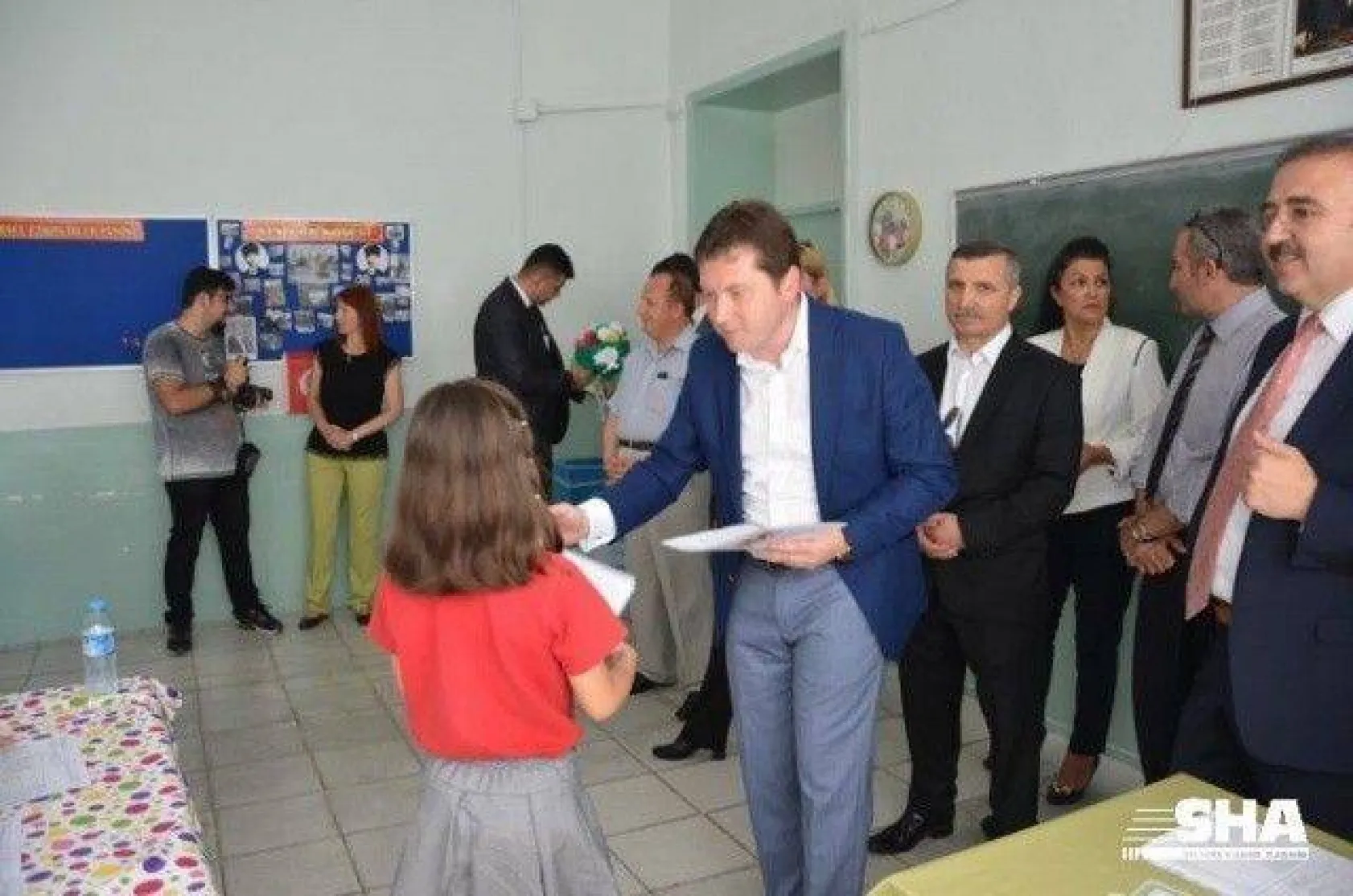 Yaklaşık 27 bin öğrenci bugün karne aldı