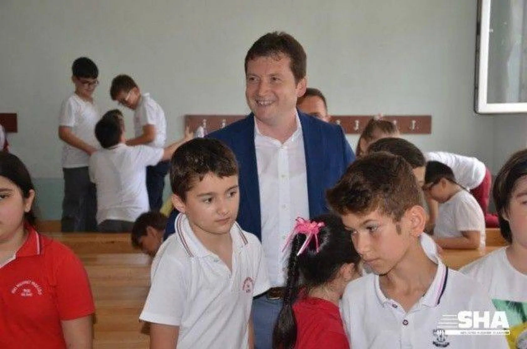 Yaklaşık 27 bin öğrenci bugün karne aldı