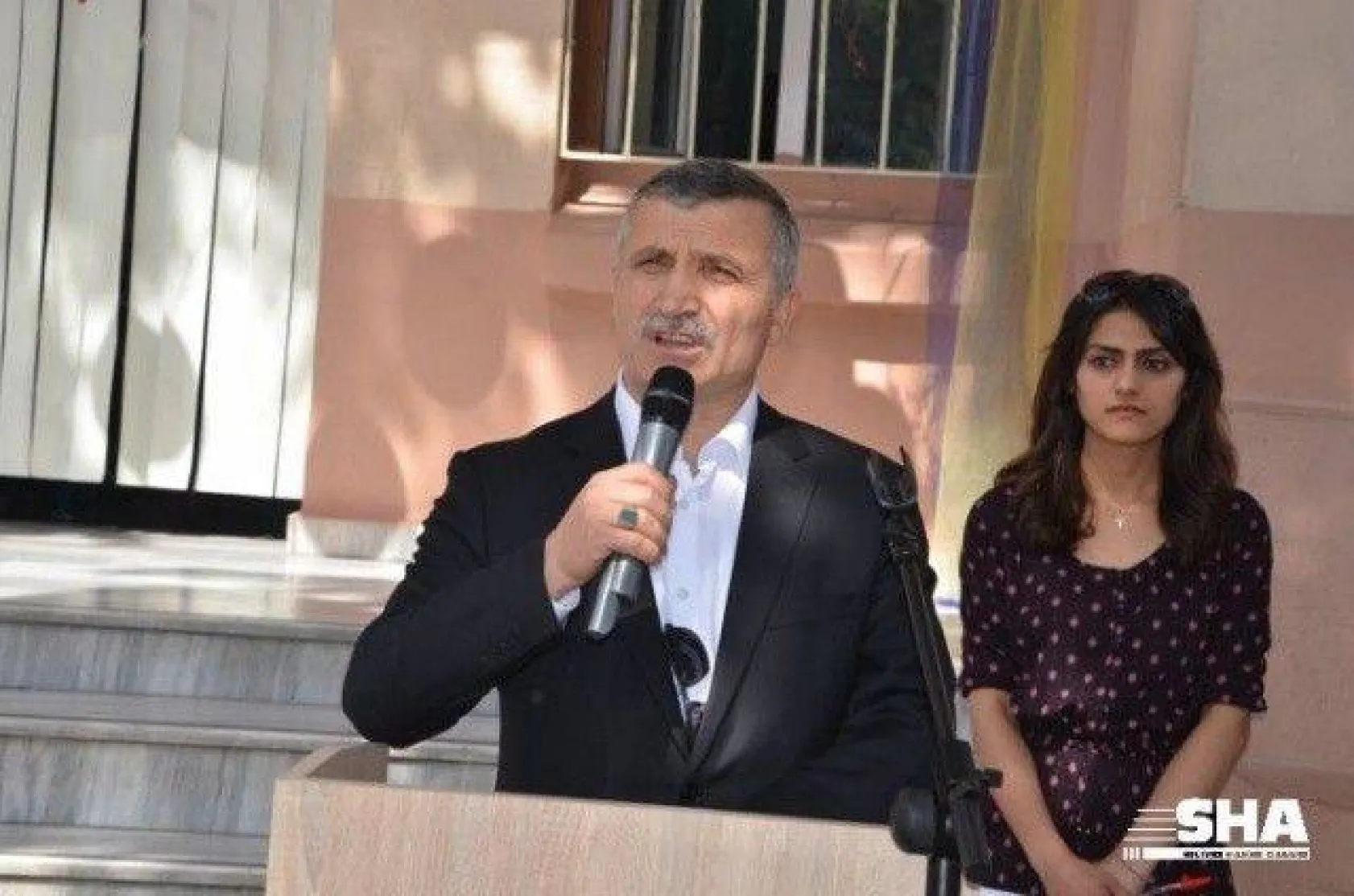 Yaklaşık 27 bin öğrenci bugün karne aldı