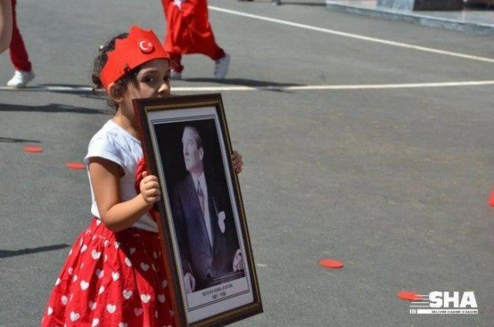 Yaklaşık 27 bin öğrenci bugün karne aldı