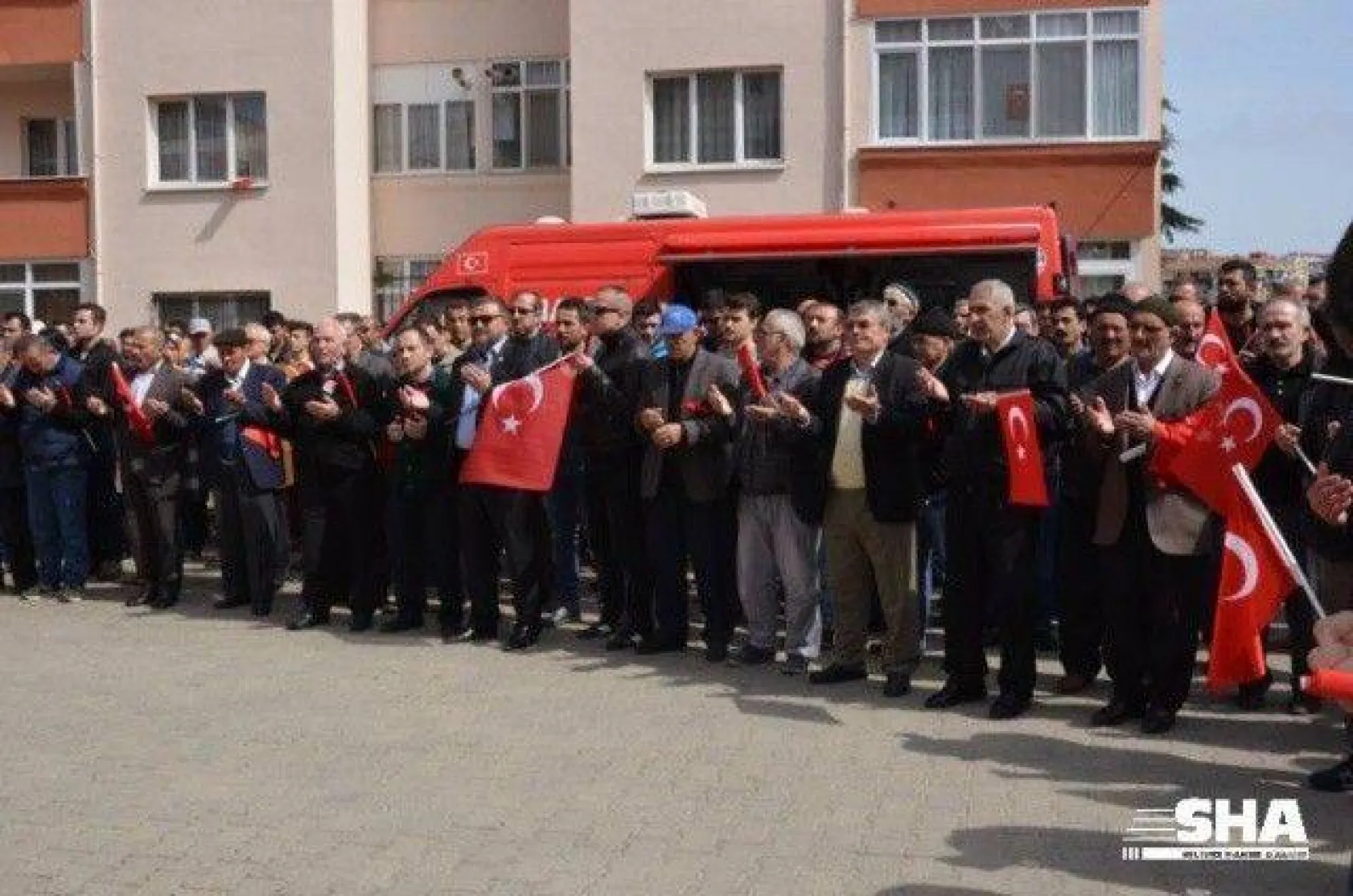 Onbinlerce Silivrili Şehidi için Tek Yürek Oldu