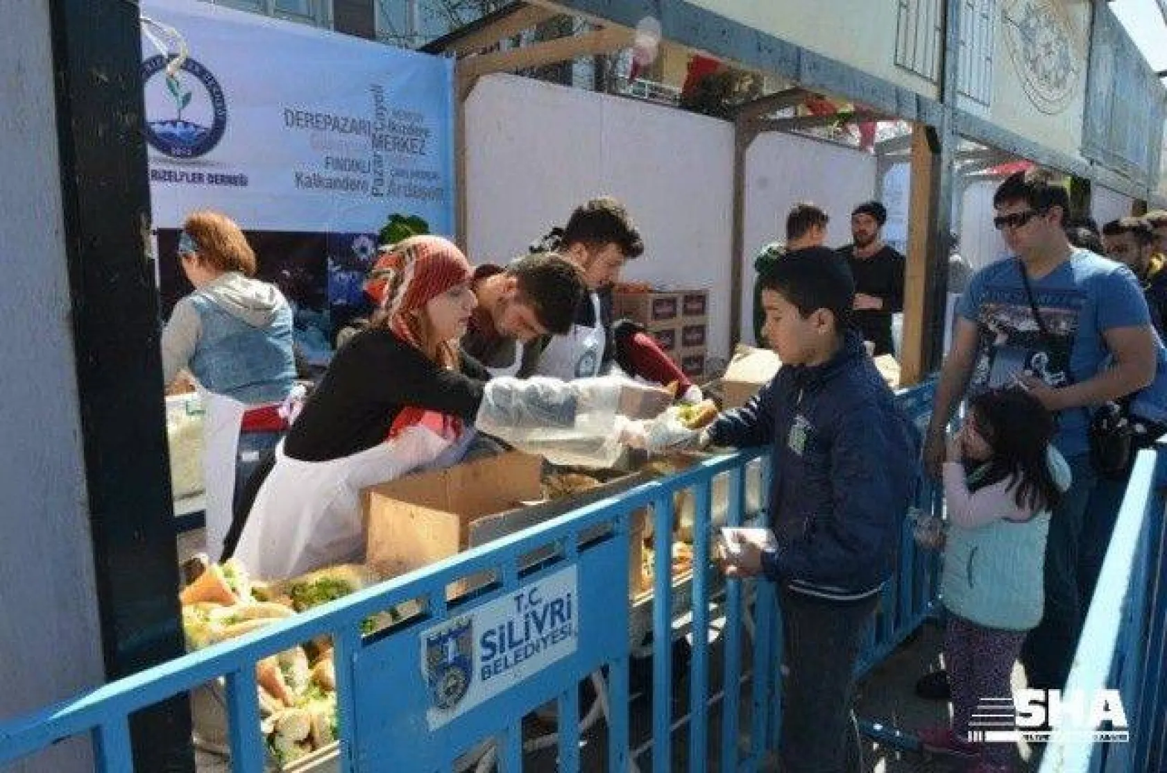 Şehitlerimiz için 3 ton Hamsi dağıtıldı