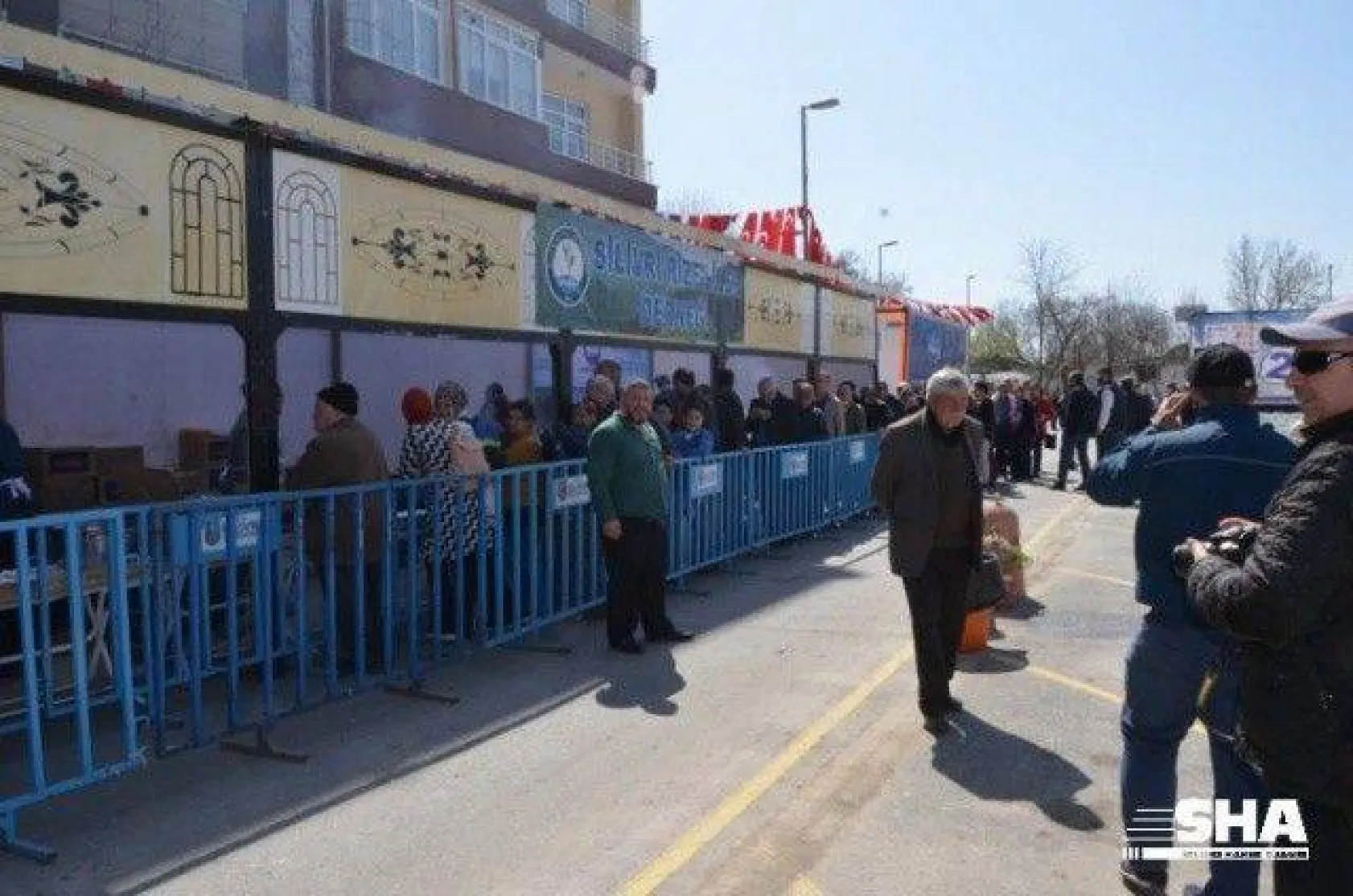 Şehitlerimiz için 3 ton Hamsi dağıtıldı