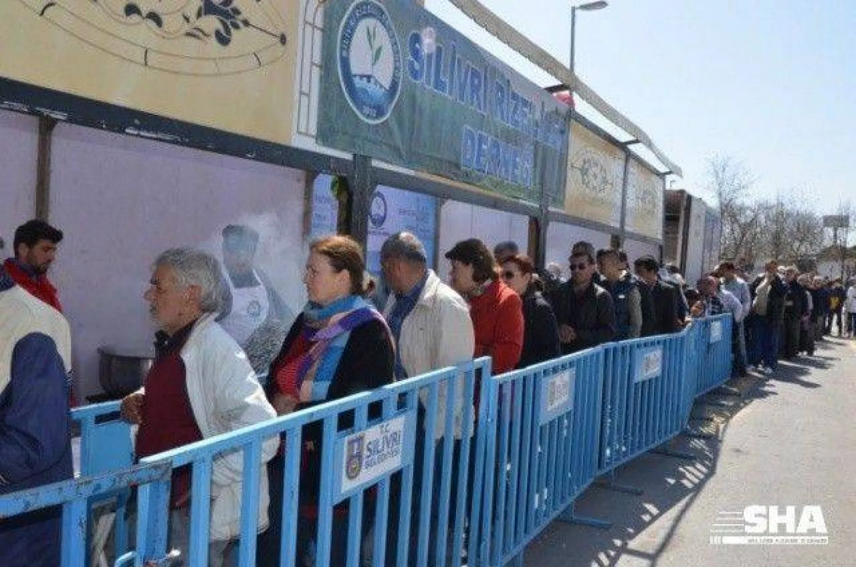 Şehitlerimiz için 3 ton Hamsi dağıtıldı