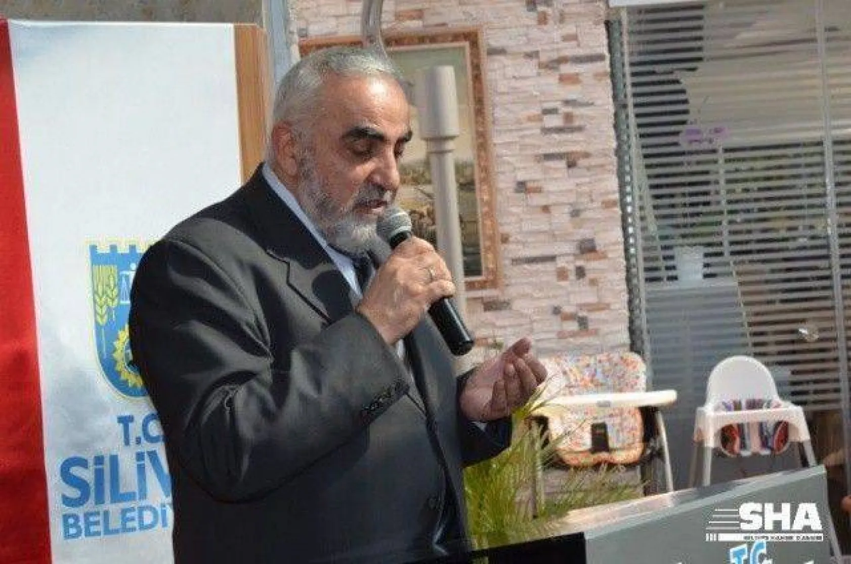 Şehitlikler ziyaret edildi