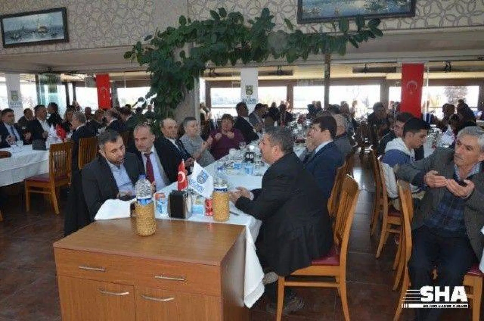 Şehitlikler ziyaret edildi