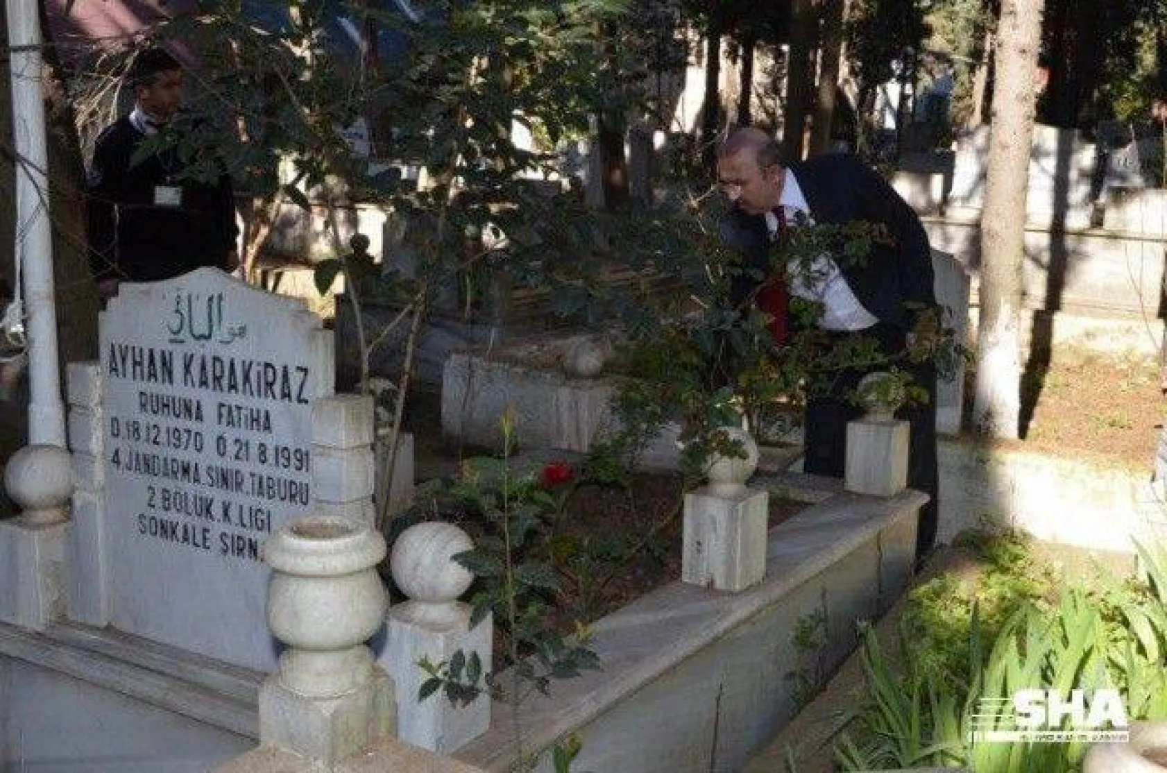 Şehitlikler ziyaret edildi