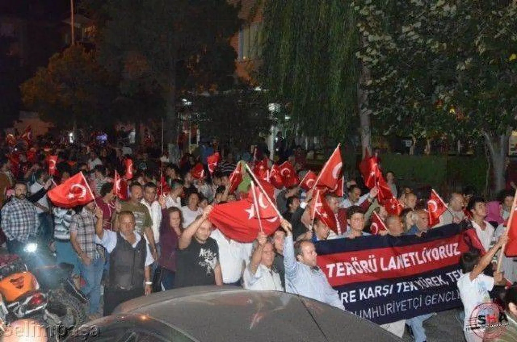 Silivri tek yürek oldu teröre lanet yağdırdı