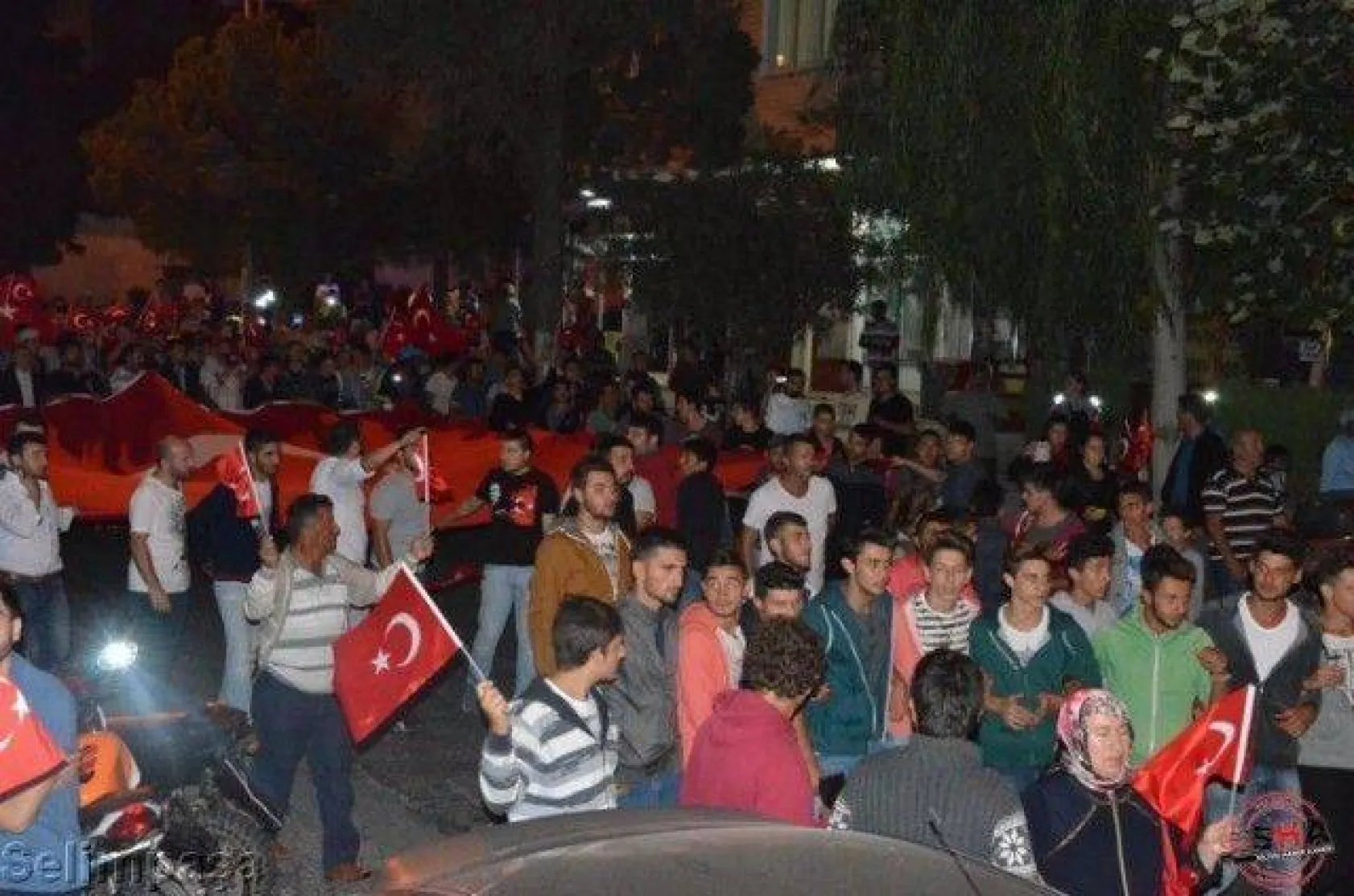 Silivri tek yürek oldu teröre lanet yağdırdı