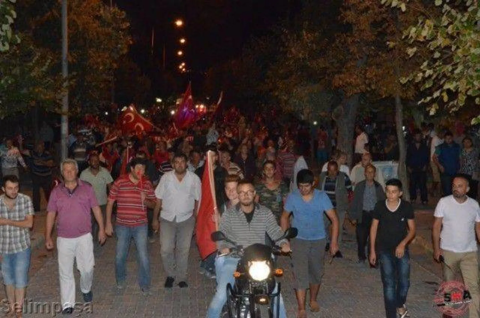 Silivri tek yürek oldu teröre lanet yağdırdı