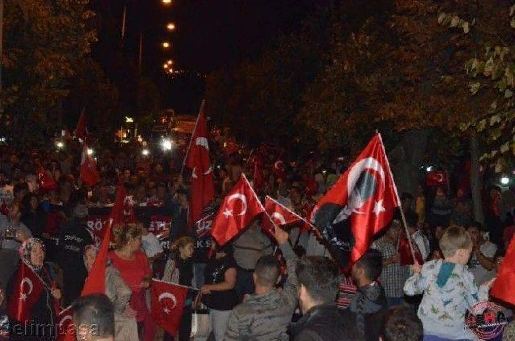 Silivri tek yürek oldu teröre lanet yağdırdı