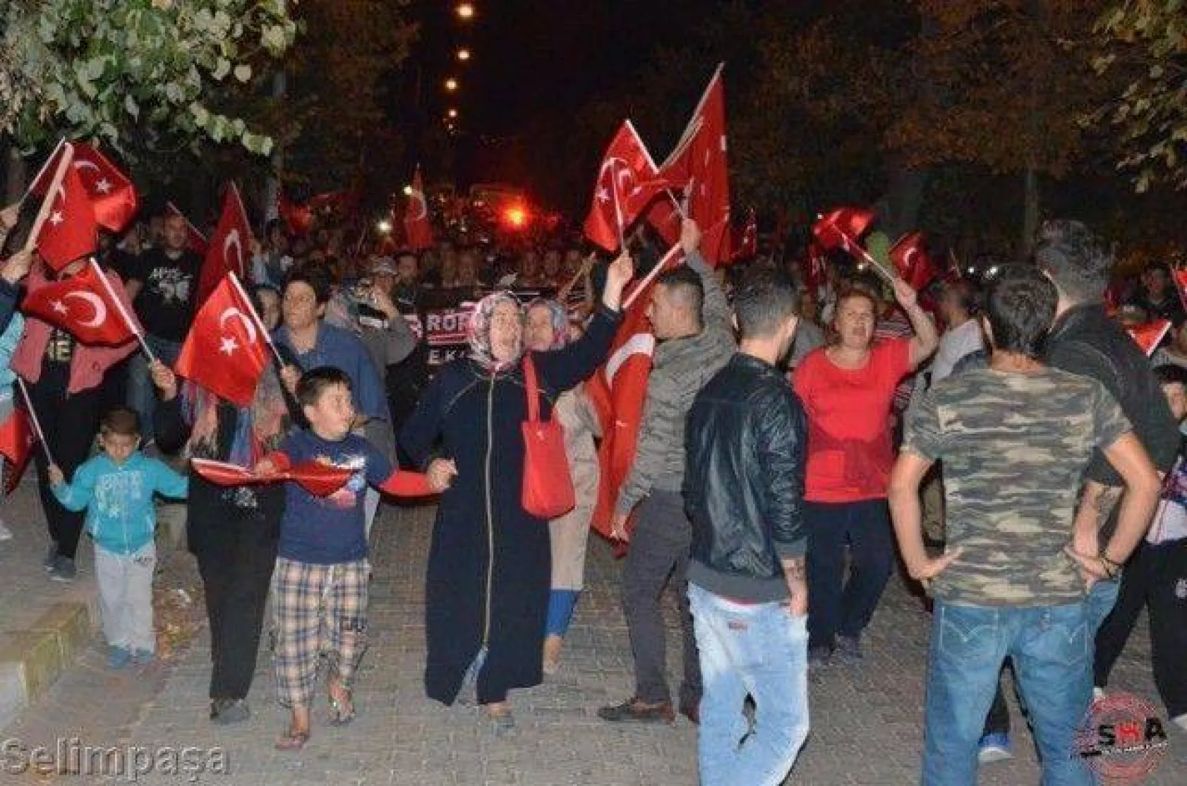Silivri tek yürek oldu teröre lanet yağdırdı