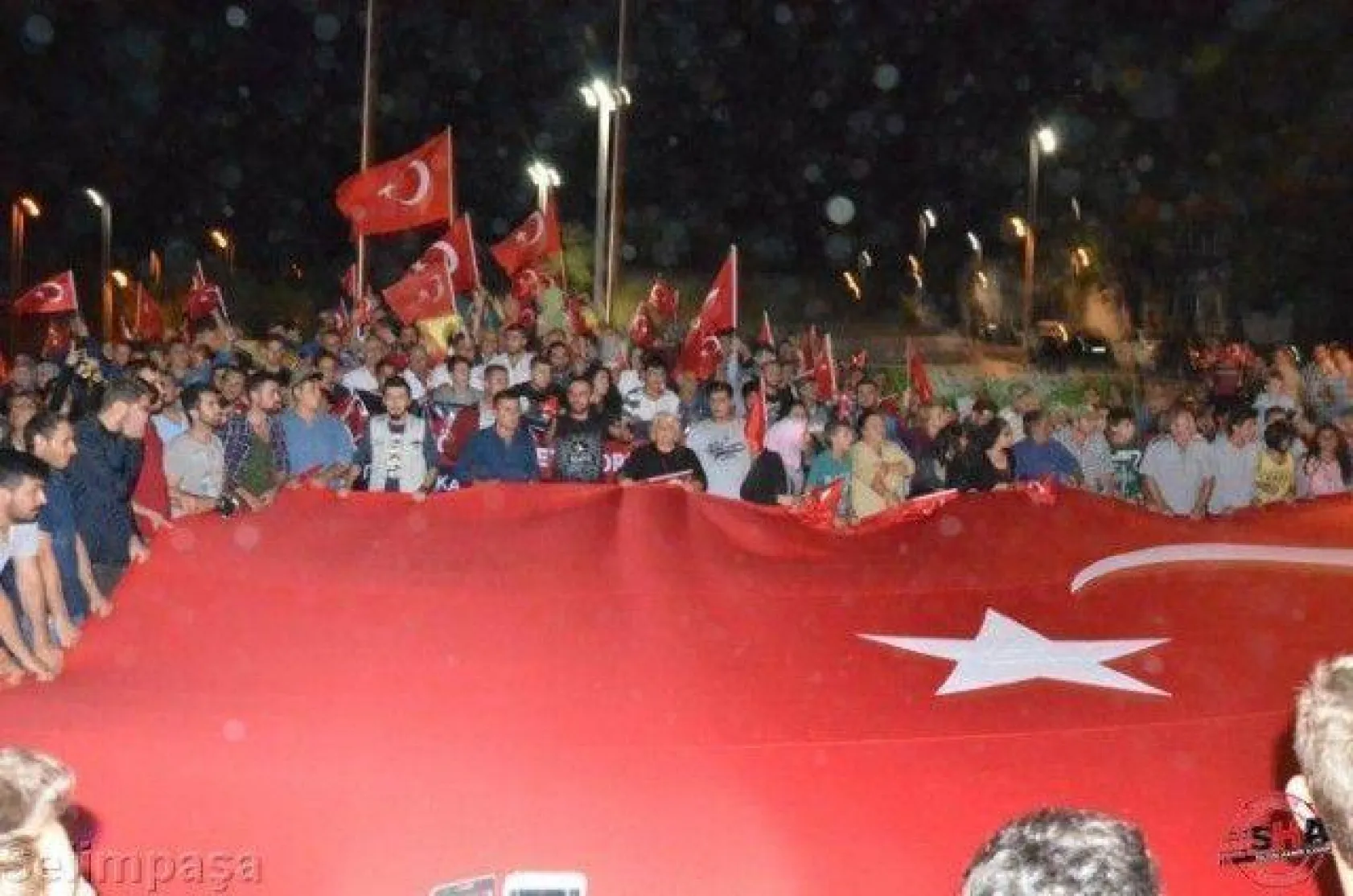 Silivri tek yürek oldu teröre lanet yağdırdı