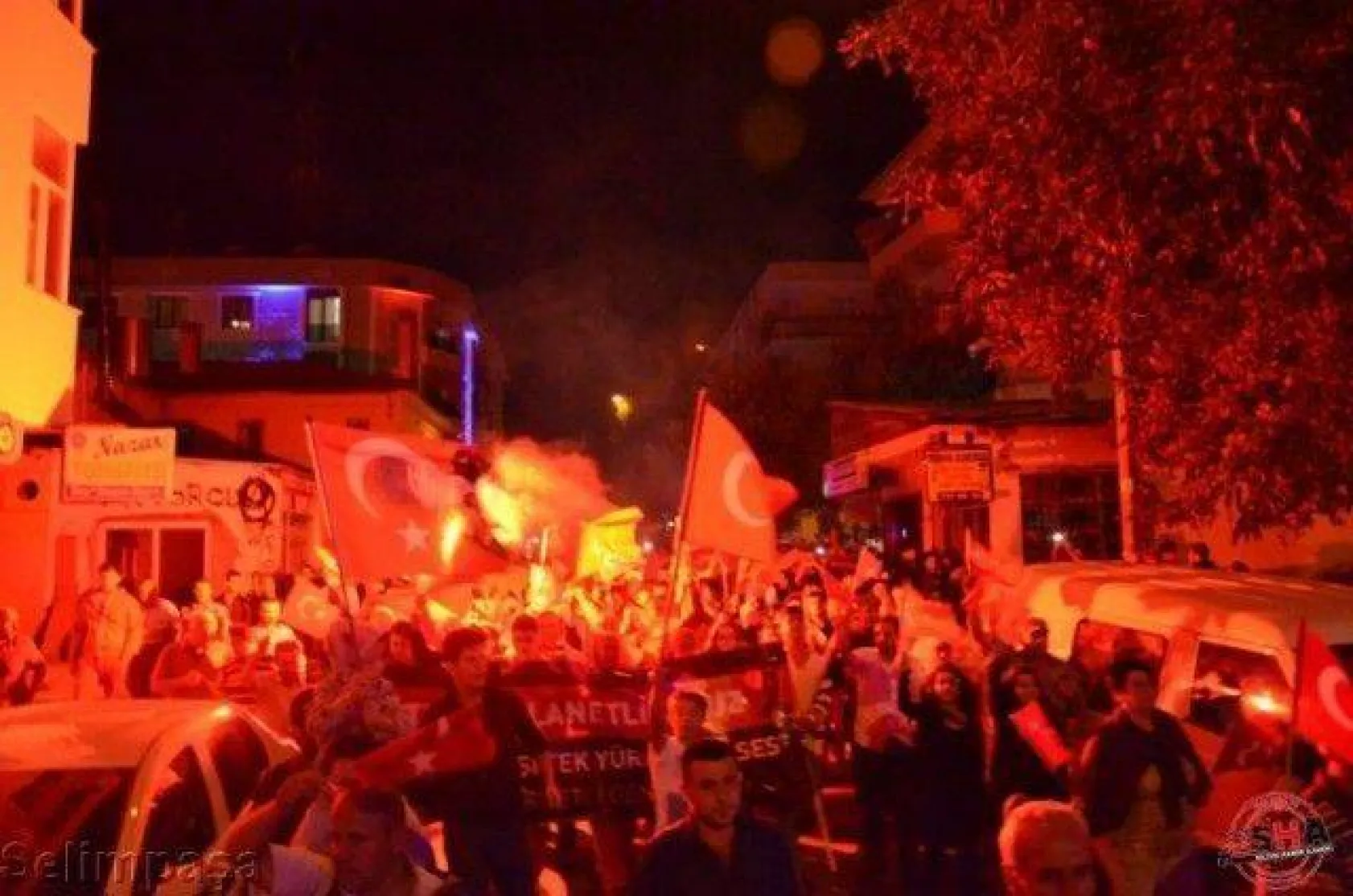 Silivri tek yürek oldu teröre lanet yağdırdı